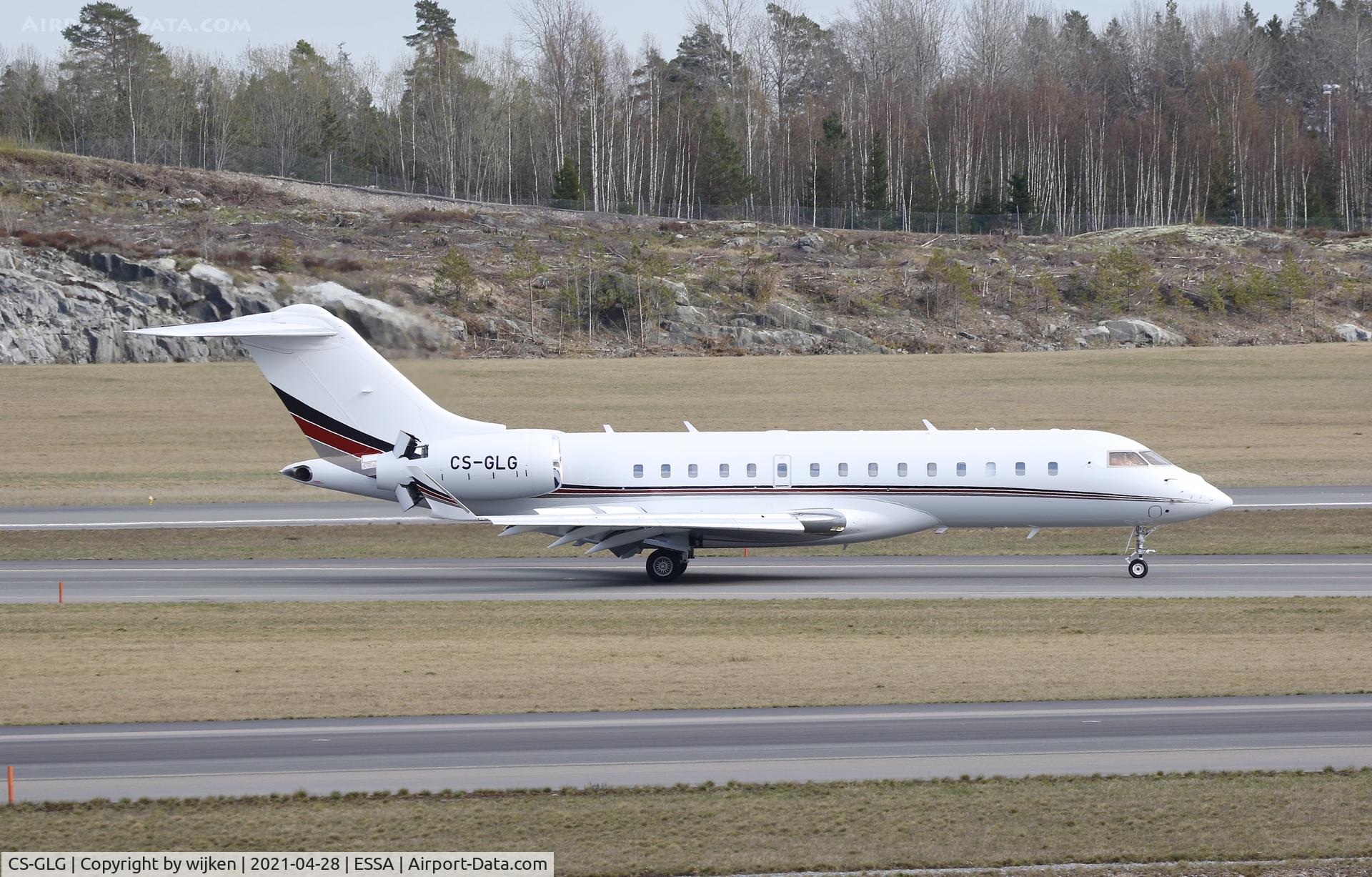 CS-GLG, 2016 Bombardier BD-700-1A10 Global 6000 C/N 9757, RWY 19L