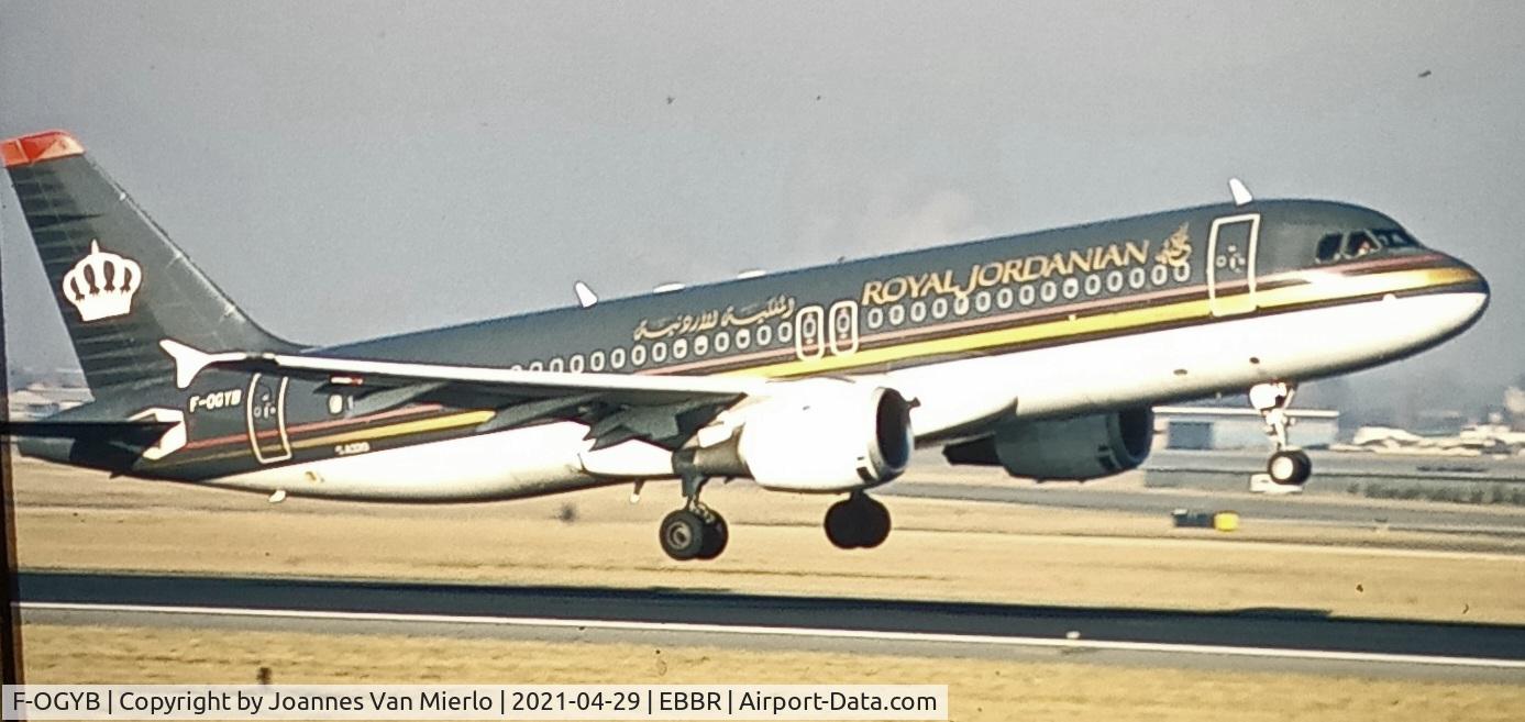 F-OGYB, 1989 Airbus A320-212 C/N 88, scan from slide