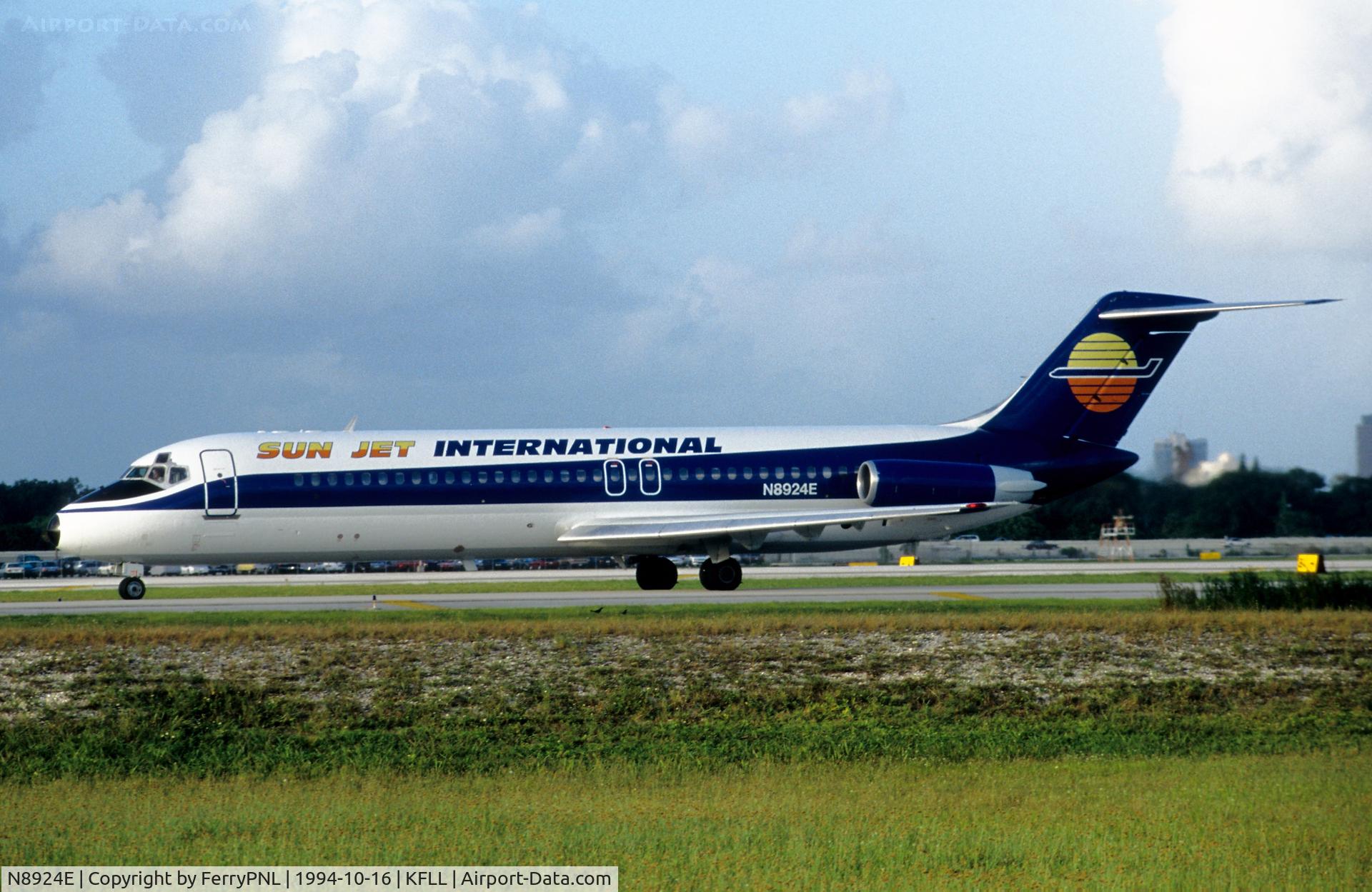 N8924E, 1967 Douglas DC-9-31 C/N 45839, Sun Jet DC-9-31