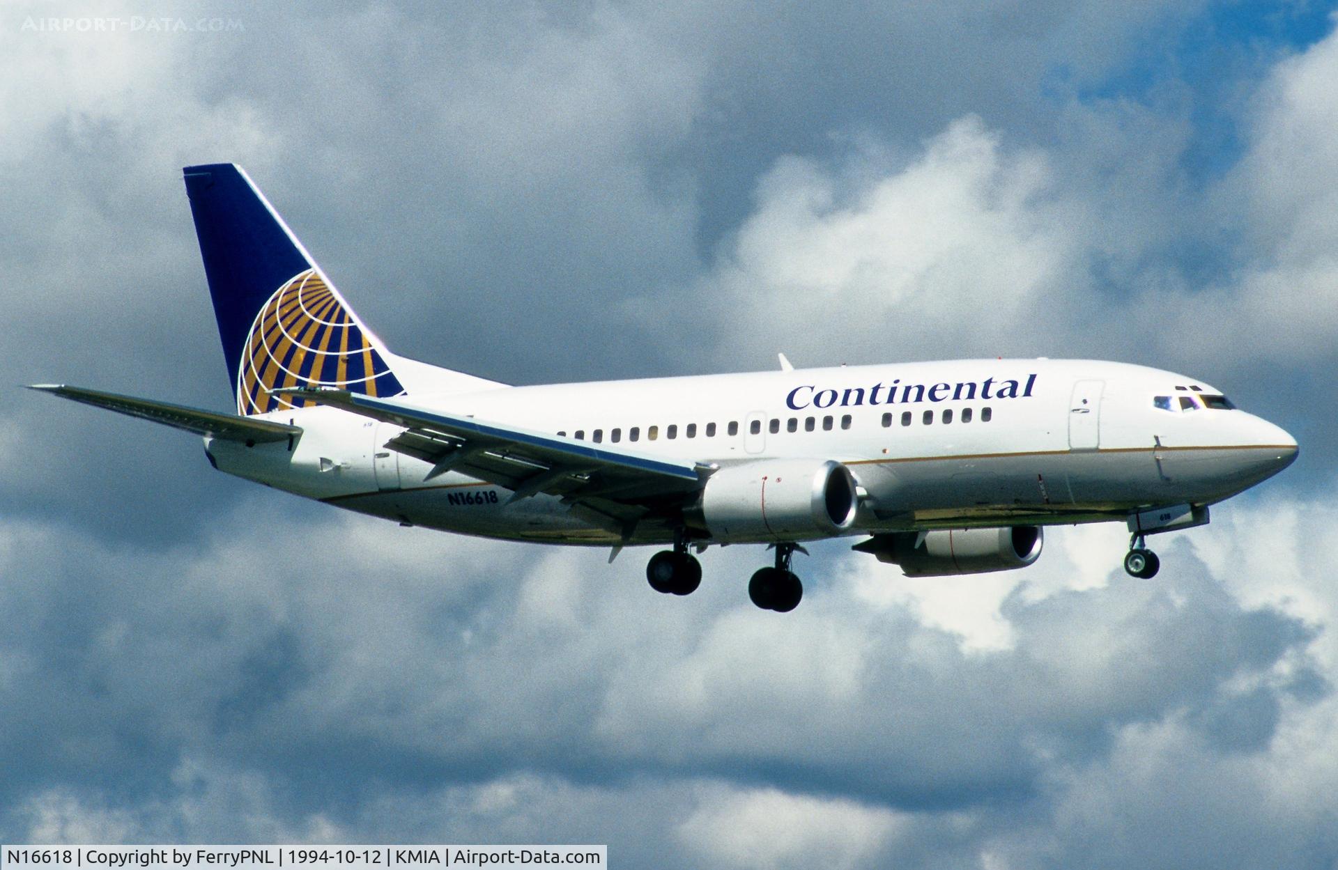 N16618, 1994 Boeing 737-524 C/N 27331, Landing of Continental B735