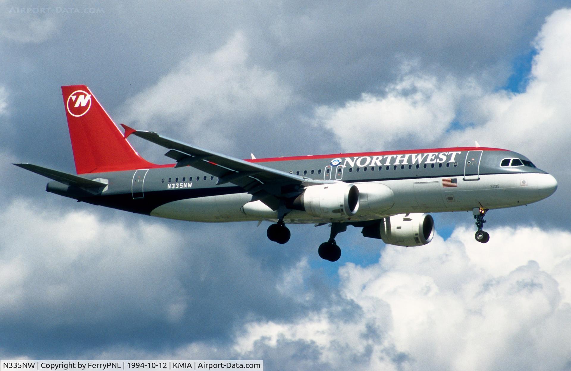 N335NW, 1992 Airbus A320-212 C/N 340, Northwest A320 landing