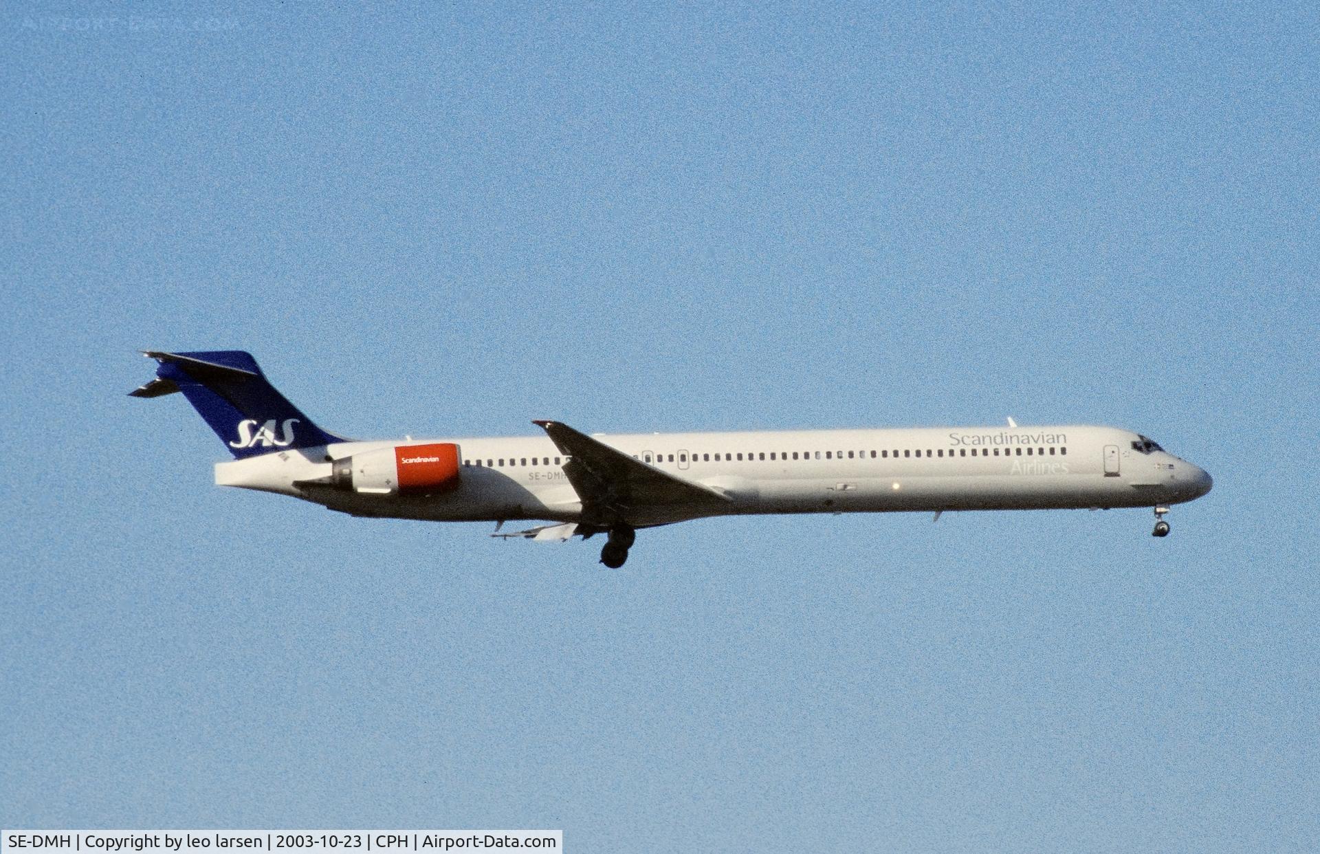 SE-DMH, 1997 McDonnell Douglas MD-90-30 C/N 53543, Copenhagen 23.10.2003