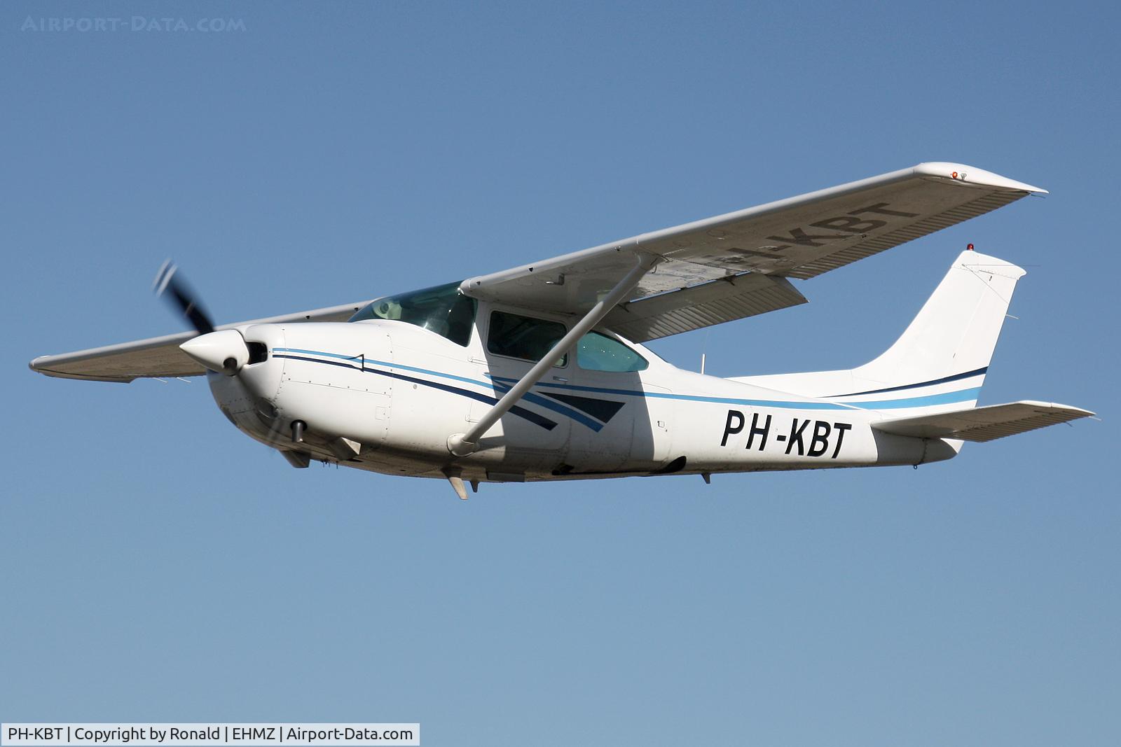 PH-KBT, 1979 Cessna TR182 Turbo Skylane RG C/N R182-00956, at ehmz