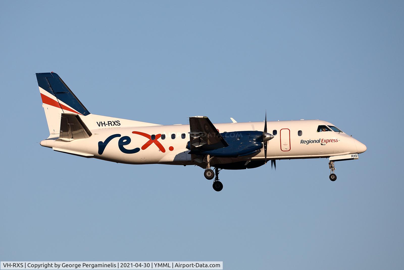 VH-RXS, 1992 Saab 340B C/N 340B-285, Short final for runway 34.