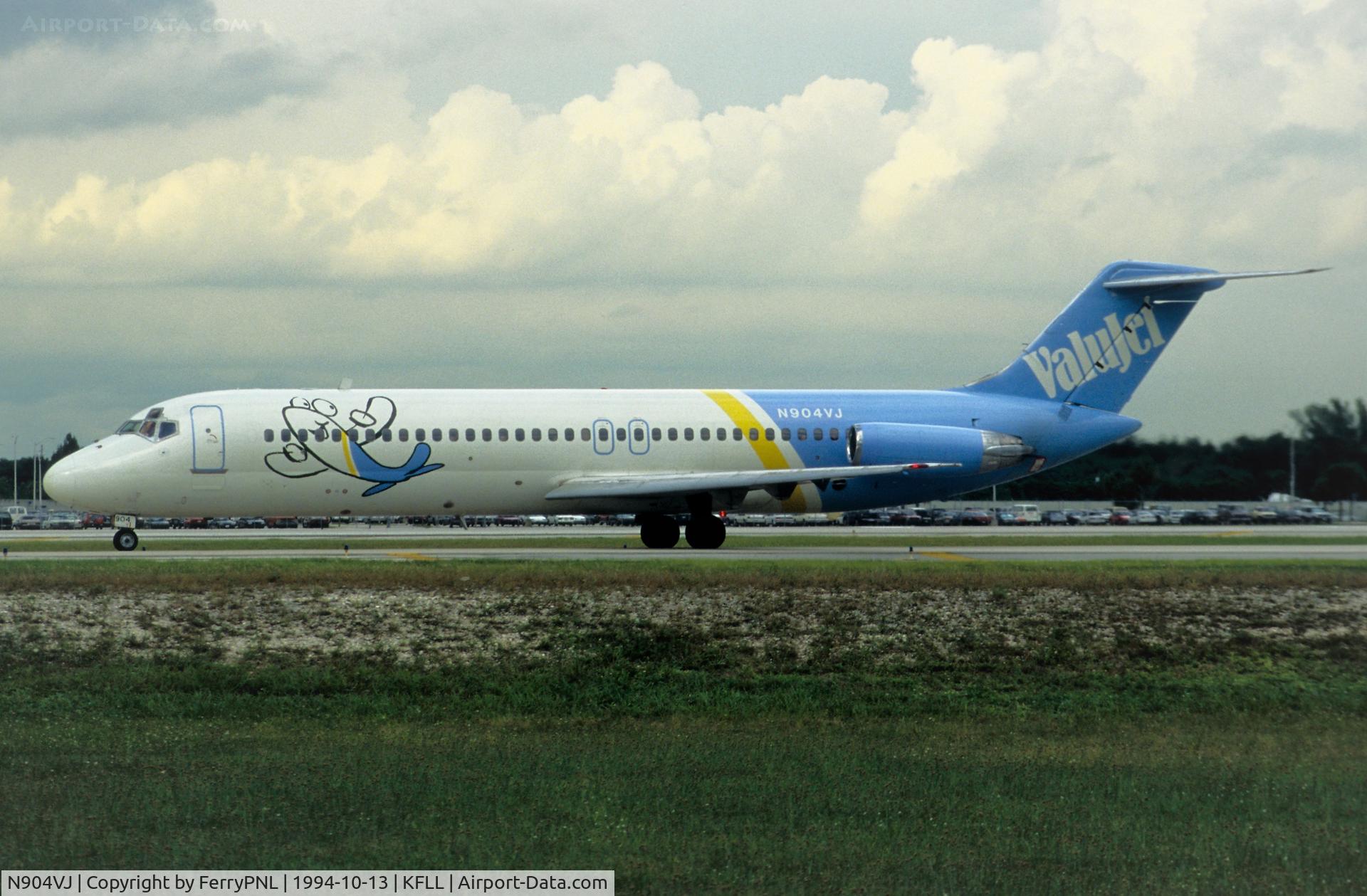 N904VJ, 1969 Douglas DC-9-32 C/N 47377, Landing of Valujet DC-9