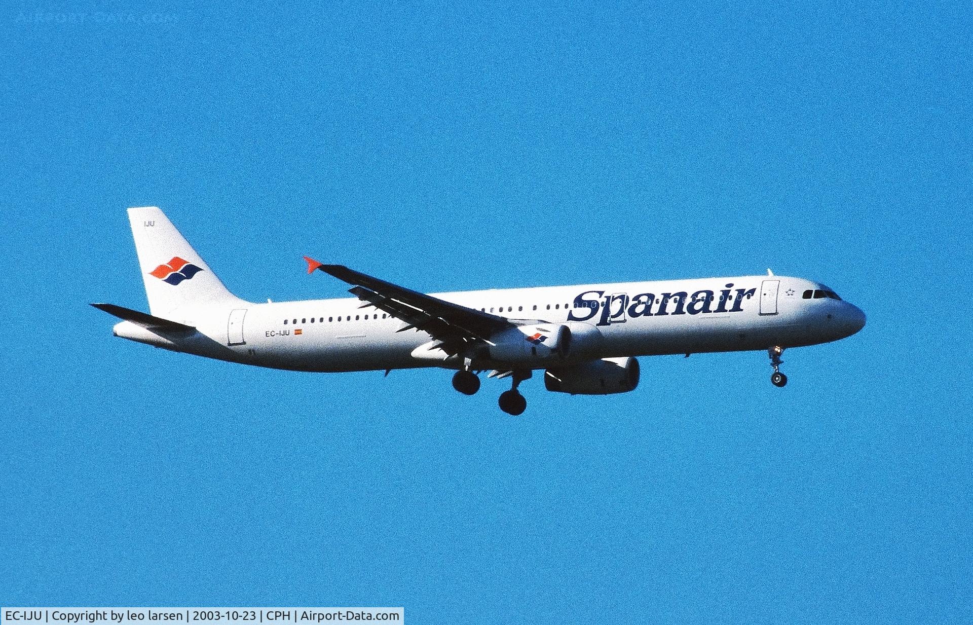 EC-IJU, 2002 Airbus A321-231 C/N 1843, Copenhagen 23.10.2003