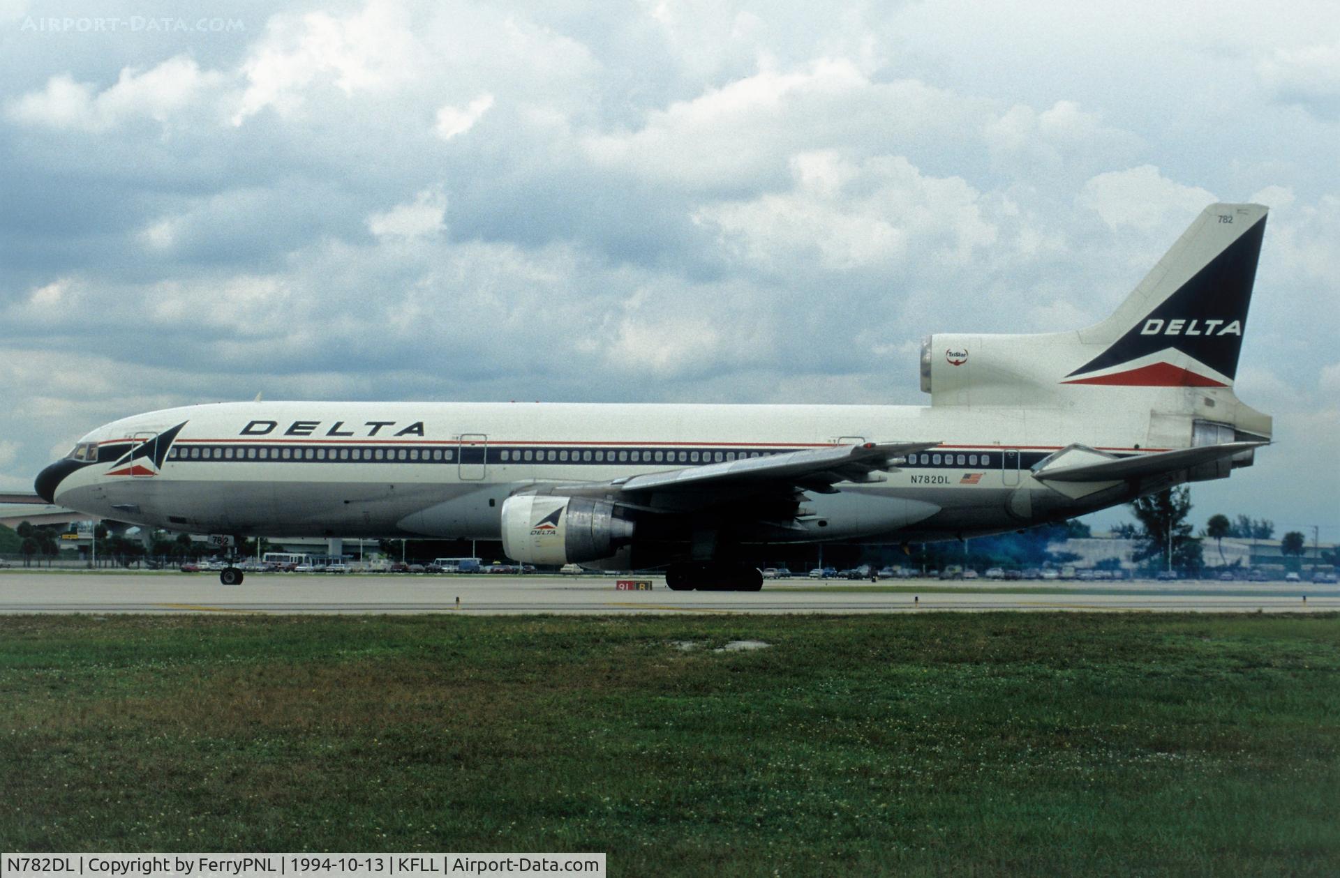 N782DL, 1972 Lockheed L.1011-193A TriStar C/N 1006, Delta L1011 departing FLL,  frame stored MHV 1996 and since scrapped.