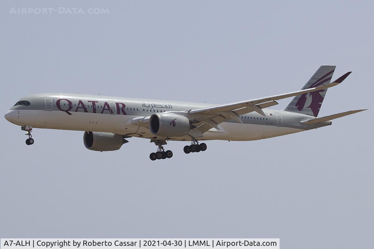 A7-ALH, 2015 Airbus A350-941 C/N 012, Runway 31