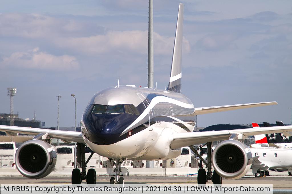 M-RBUS, 2009 Airbus A319-115CJ C/N 3856, Global Jet Luxembourg Airbus A319(CJ)