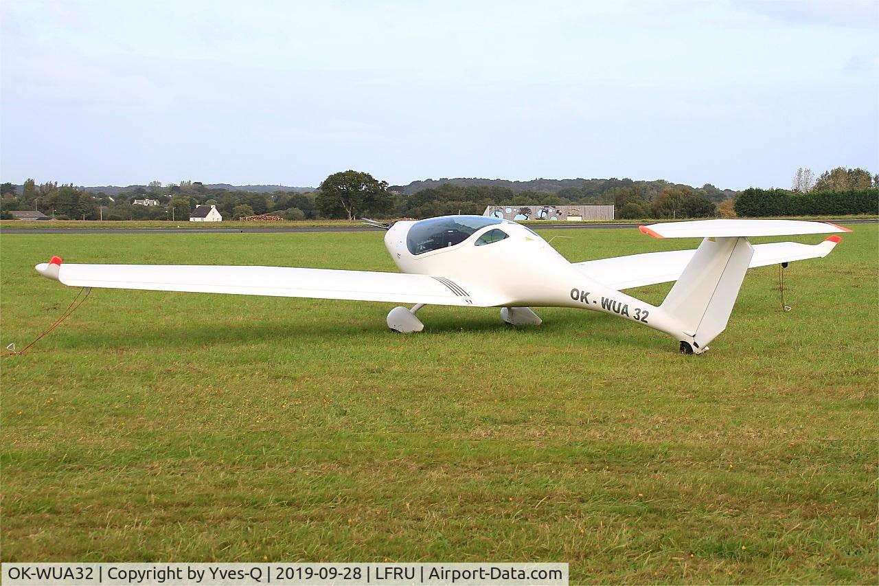 OK-WUA32, Phoenix Air U15 Phoenix C/N Not found OK-WUA32, Phoenix Air U15 Phoenix, Static display, Morlaix-Ploujean airport (LFRU-MXN) air show 2019