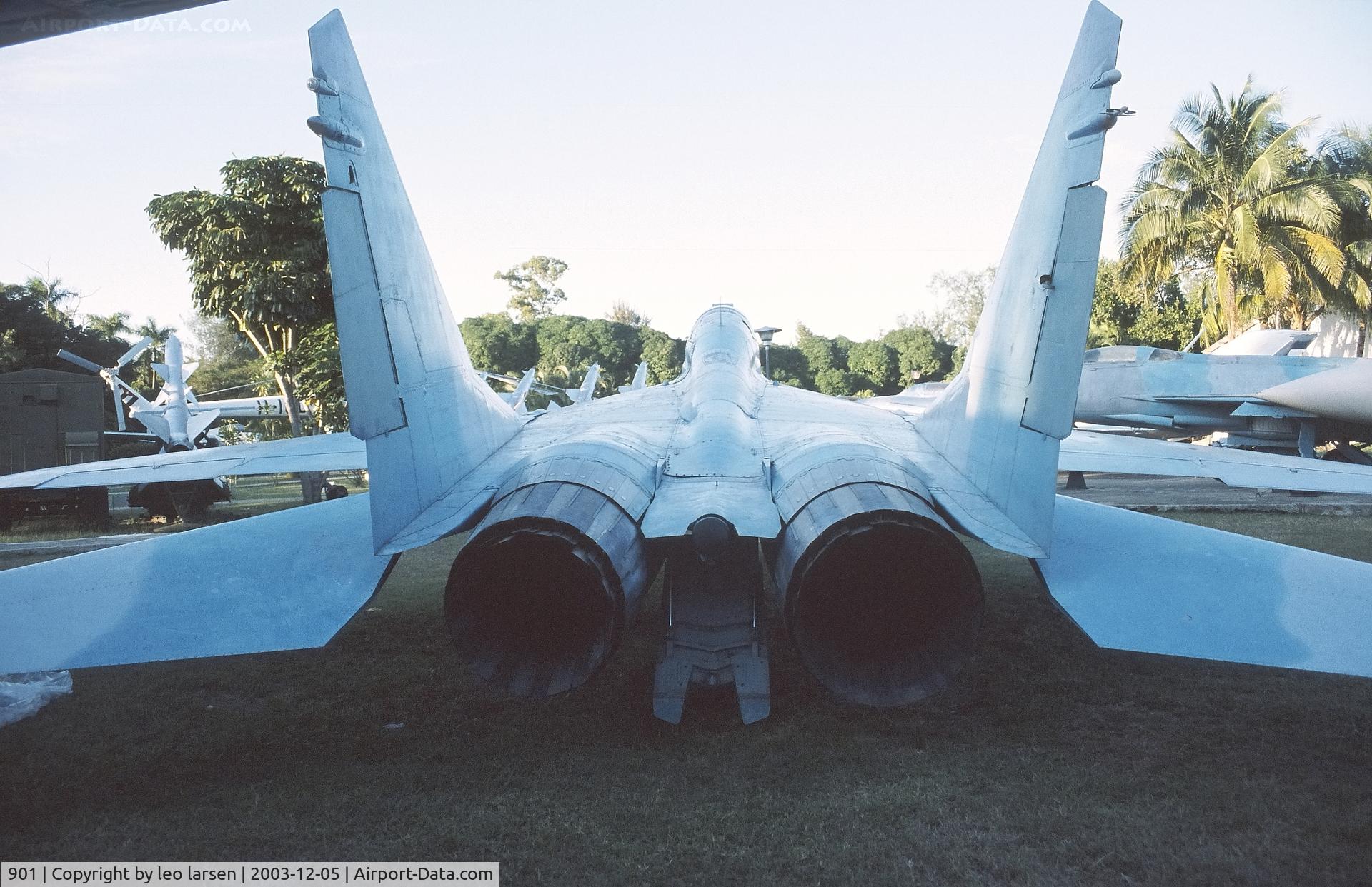 901, Mikoyan-Gurevich MiG-29UB C/N N50903014717, Museo del Aire