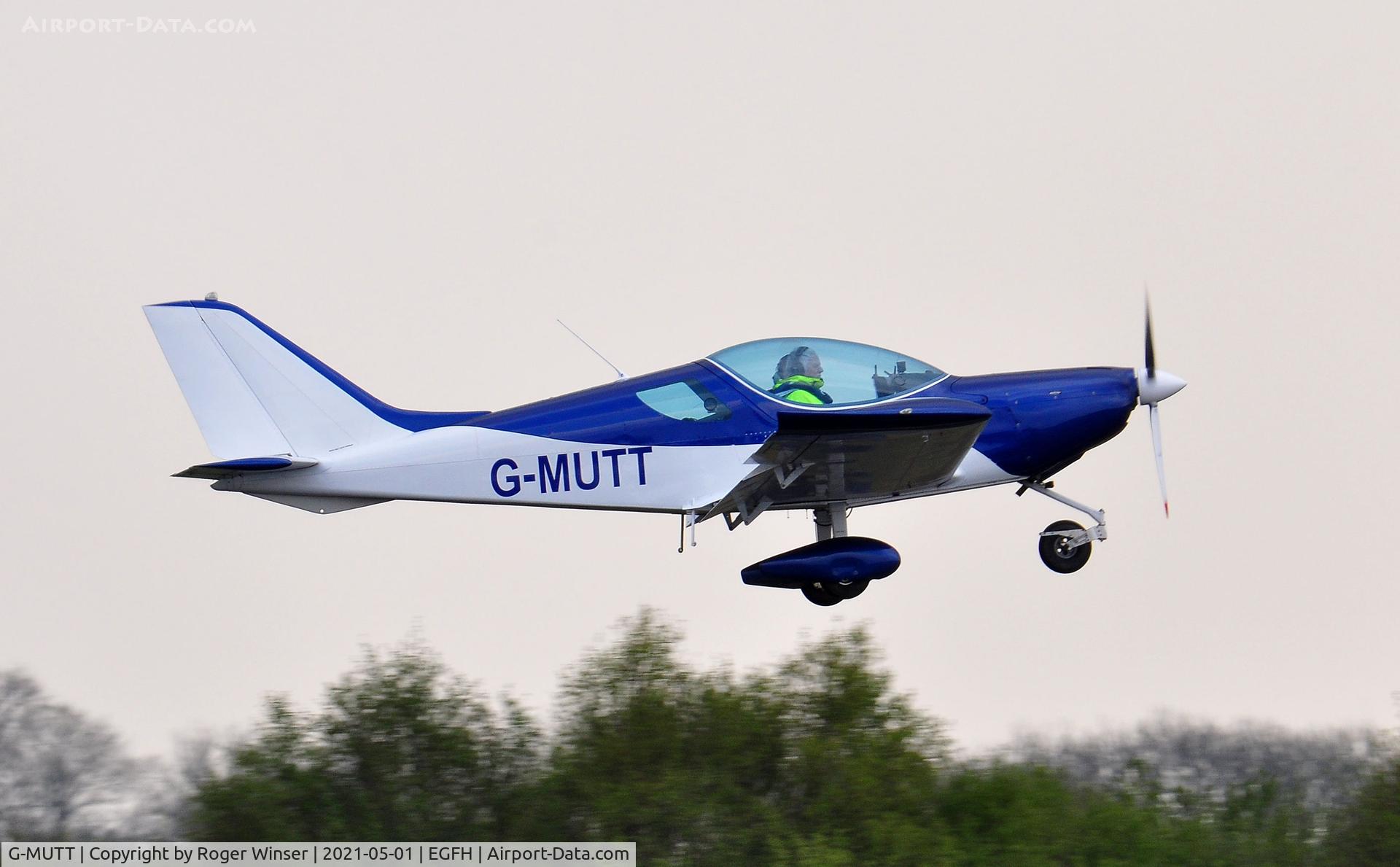 G-MUTT, 2007 CZAW SportCruiser C/N PFA 338-14667, Visiting SportCruiser departing Runway 28.