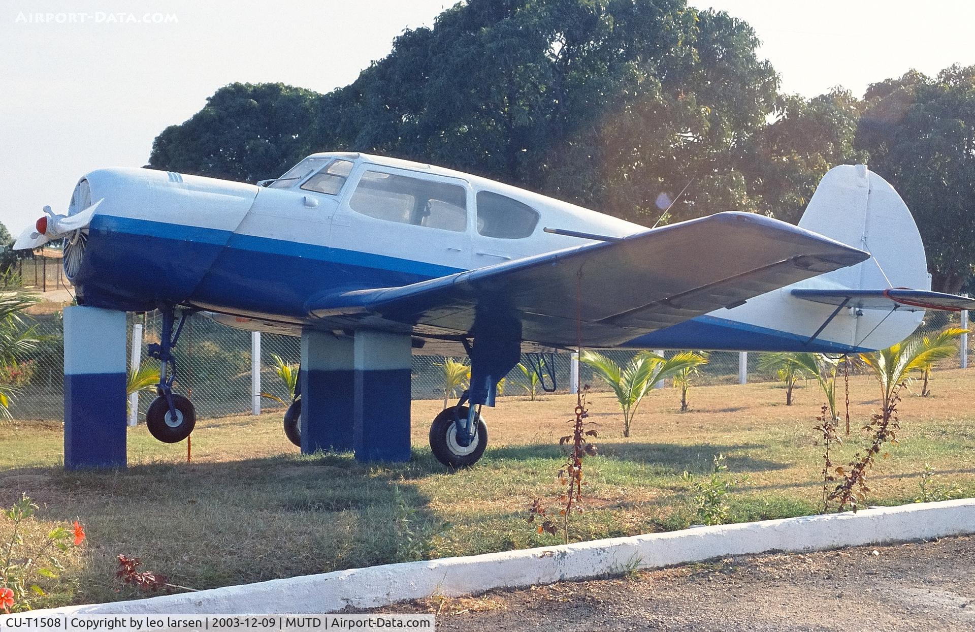 CU-T1508, 1982 Yakovlev Yak-18T C/N 22202049866, Trinidad de Cuba 9.12.2003