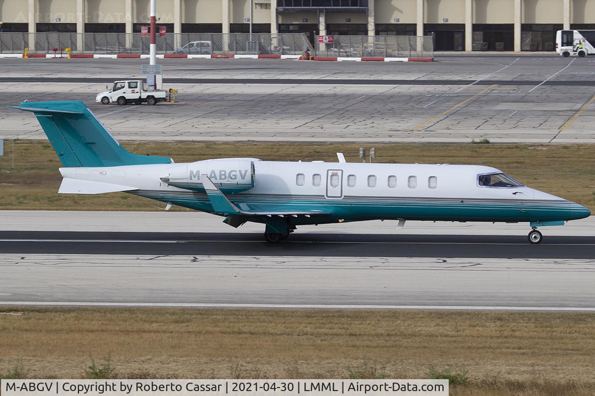 M-ABGV, 2011 Learjet 45 C/N 421, Runway 13