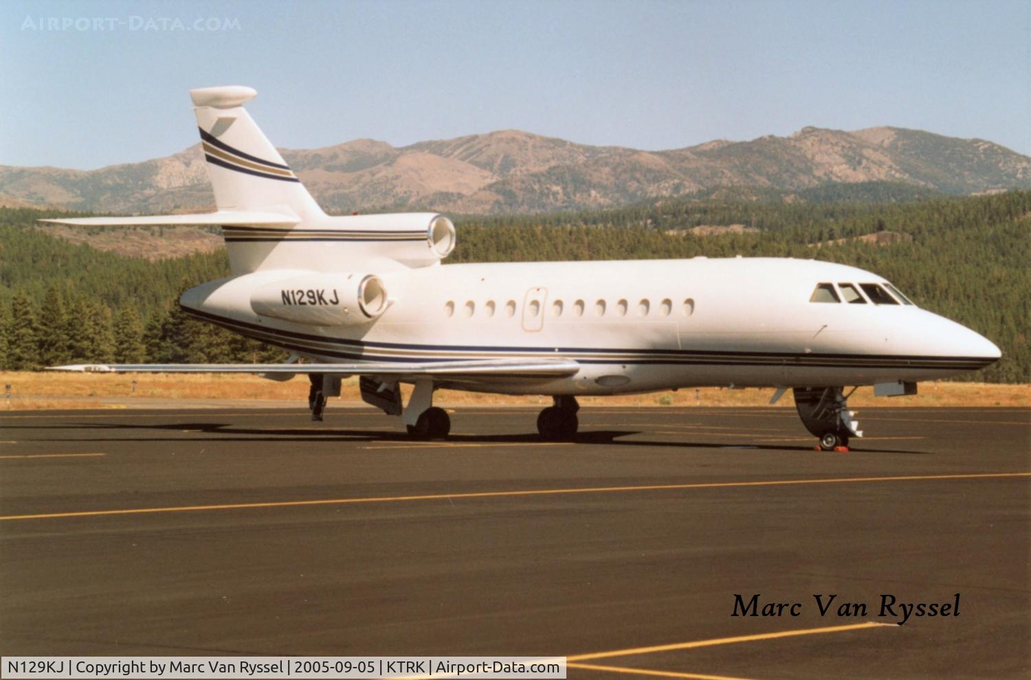 N129KJ, 2000 Dassault Falcon 900 C/N 184, N129KJ at Truckee Tahoe.