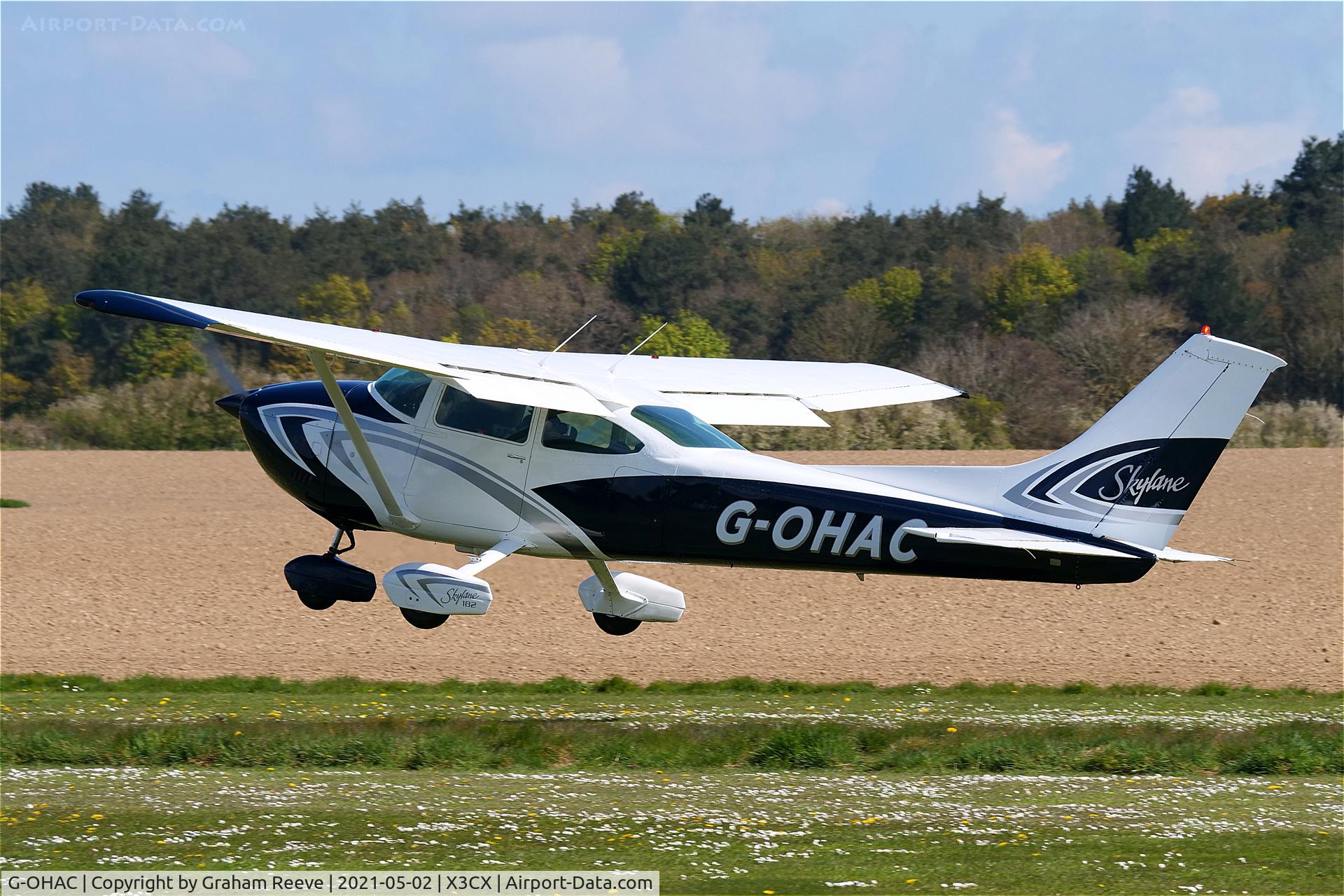 G-OHAC, 1977 Reims F182Q Skylane C/N 0048, Departing from Northrepps.