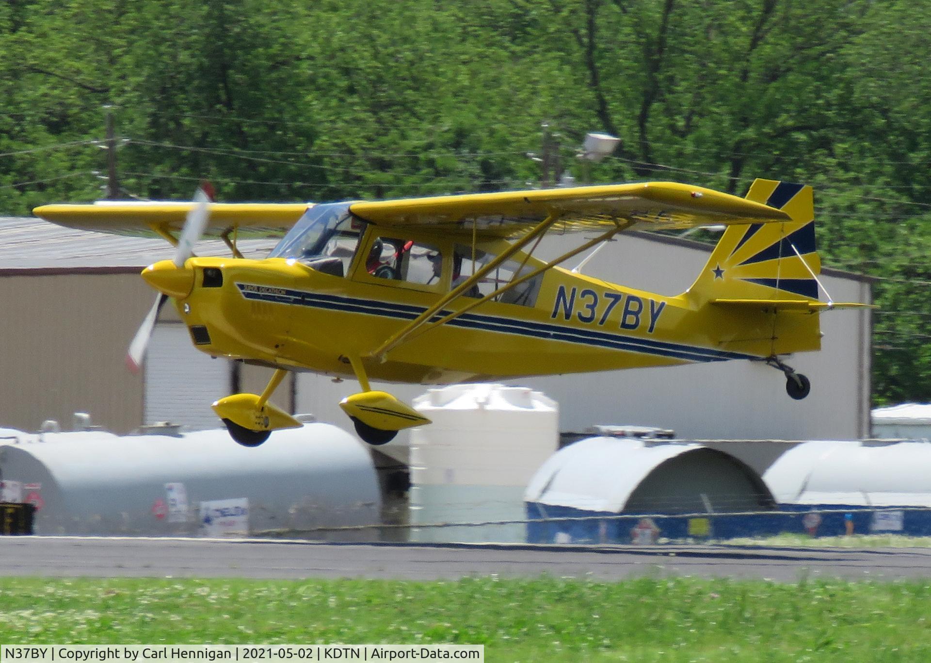 N37BY, 2004 American Champion 8KCAB Super Decathlon C/N 951-2004, Landing runway 14