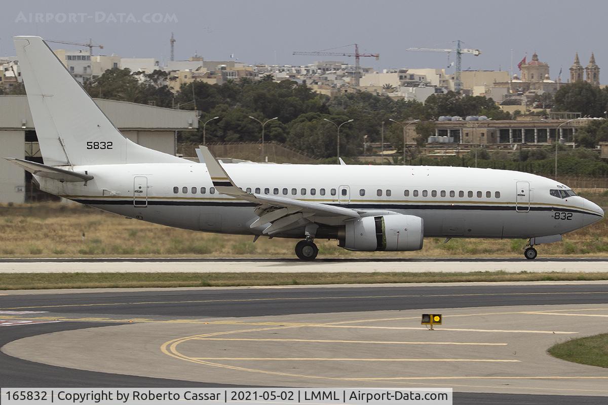 165832, 2001 Boeing C-40A Clipper C/N 30781/742, Runway 31