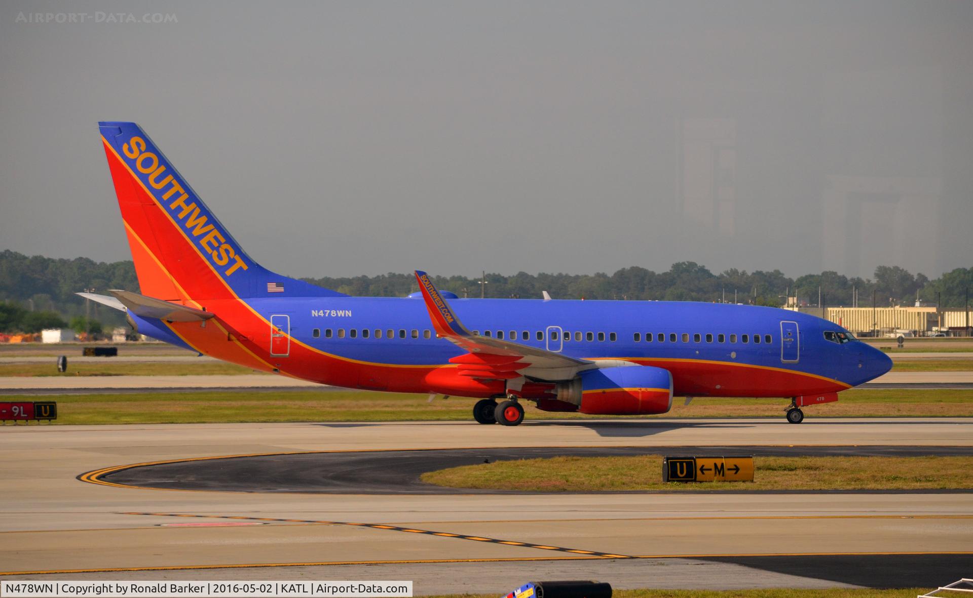 N478WN, 2004 Boeing 737-7H4 C/N 33989, Taxi Atlanta