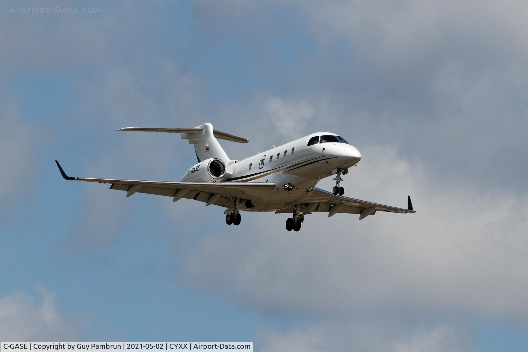 C-GASE, 2018 Embraer EMB-545 Legacy 450 C/N 55010046, Landing on 19