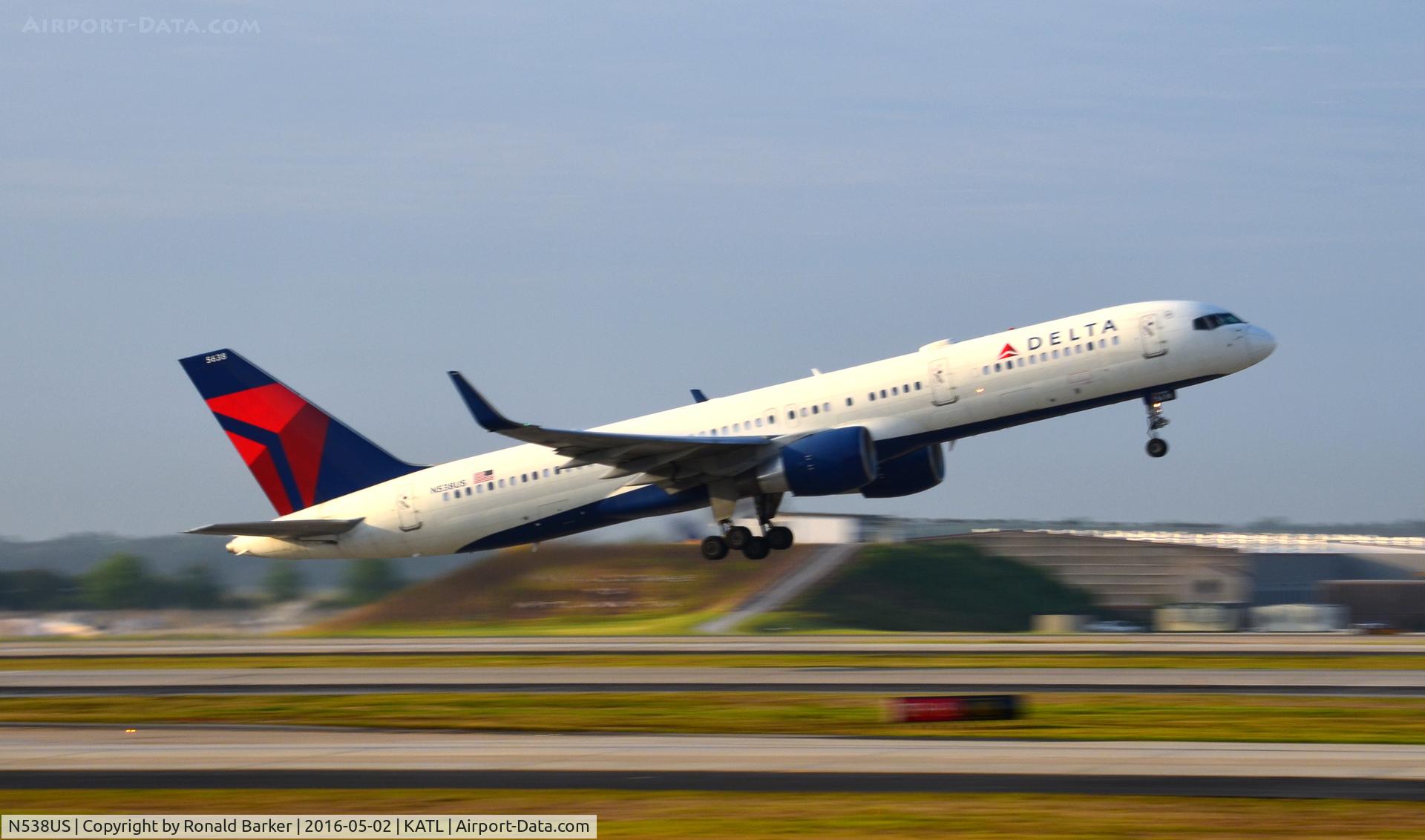 N538US, 1996 Boeing 757-251 C/N 26485, Takeoff Atlanta