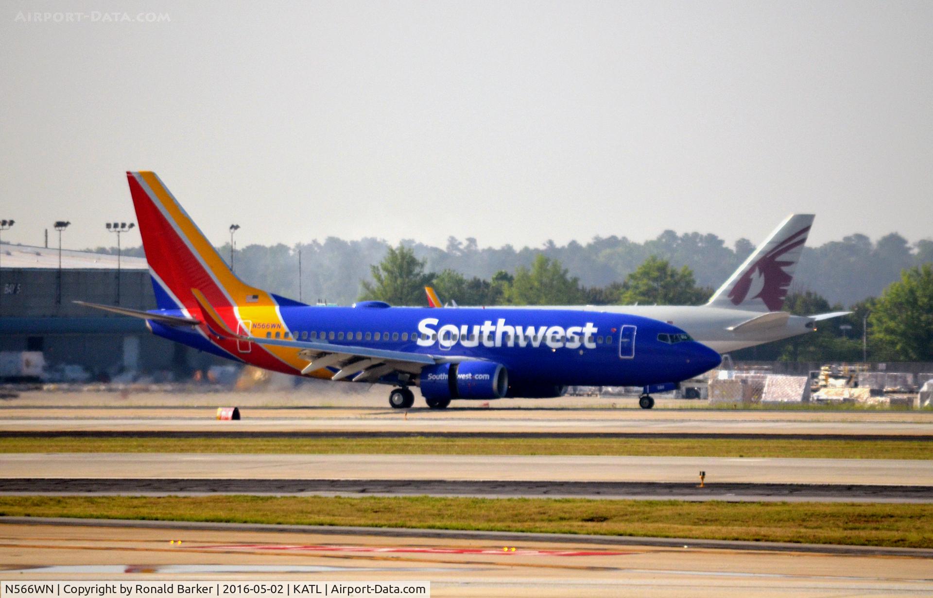 N566WN, 2002 Boeing 737-7CT C/N 32753, Landing Atlanta