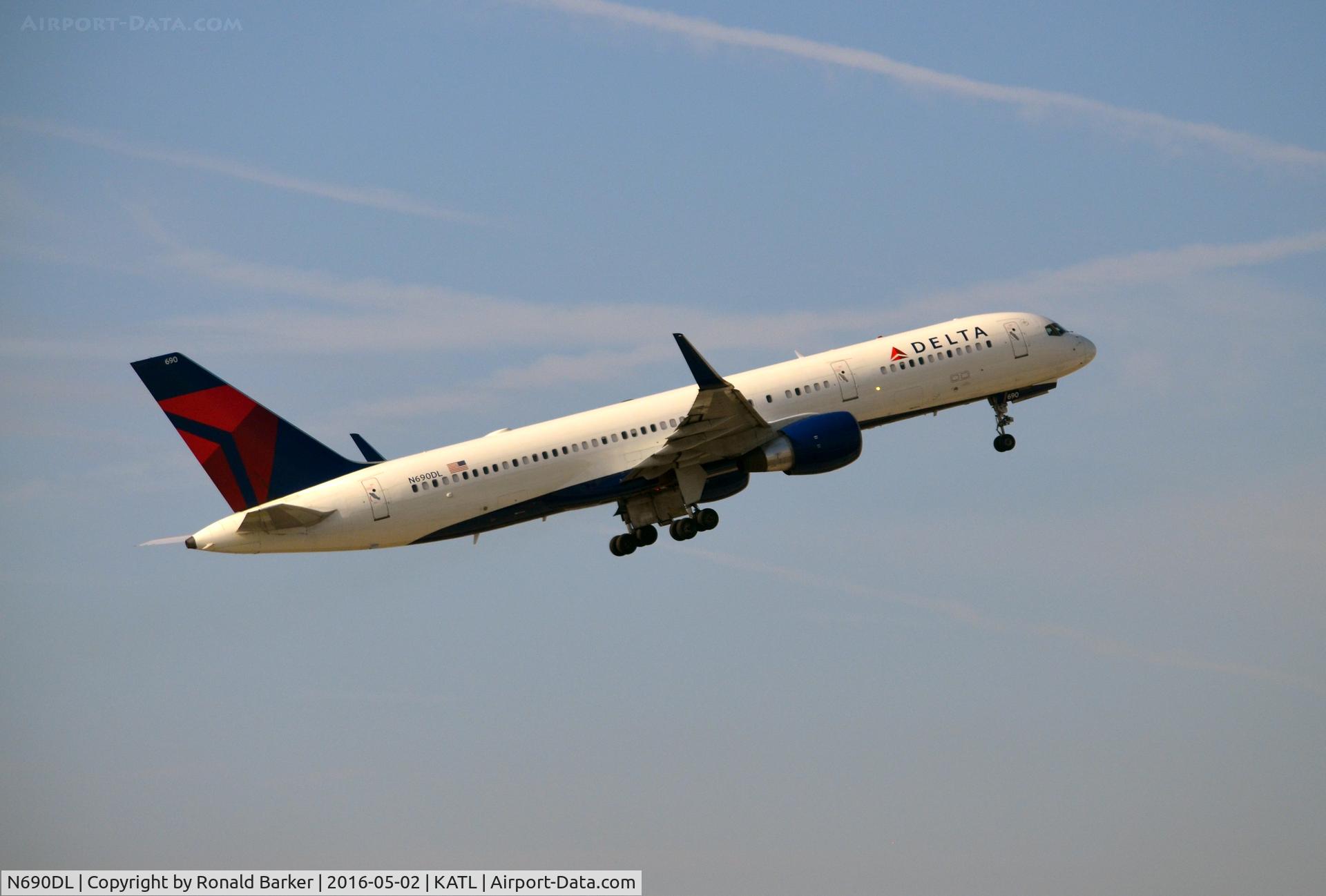 N690DL, 1998 Boeing 757-232 C/N 27585, Departure Atlanta