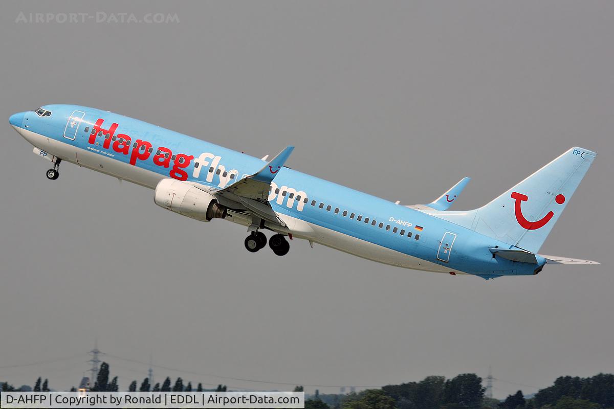 D-AHFP, 2000 Boeing 737-8K5 C/N 27988, at dus