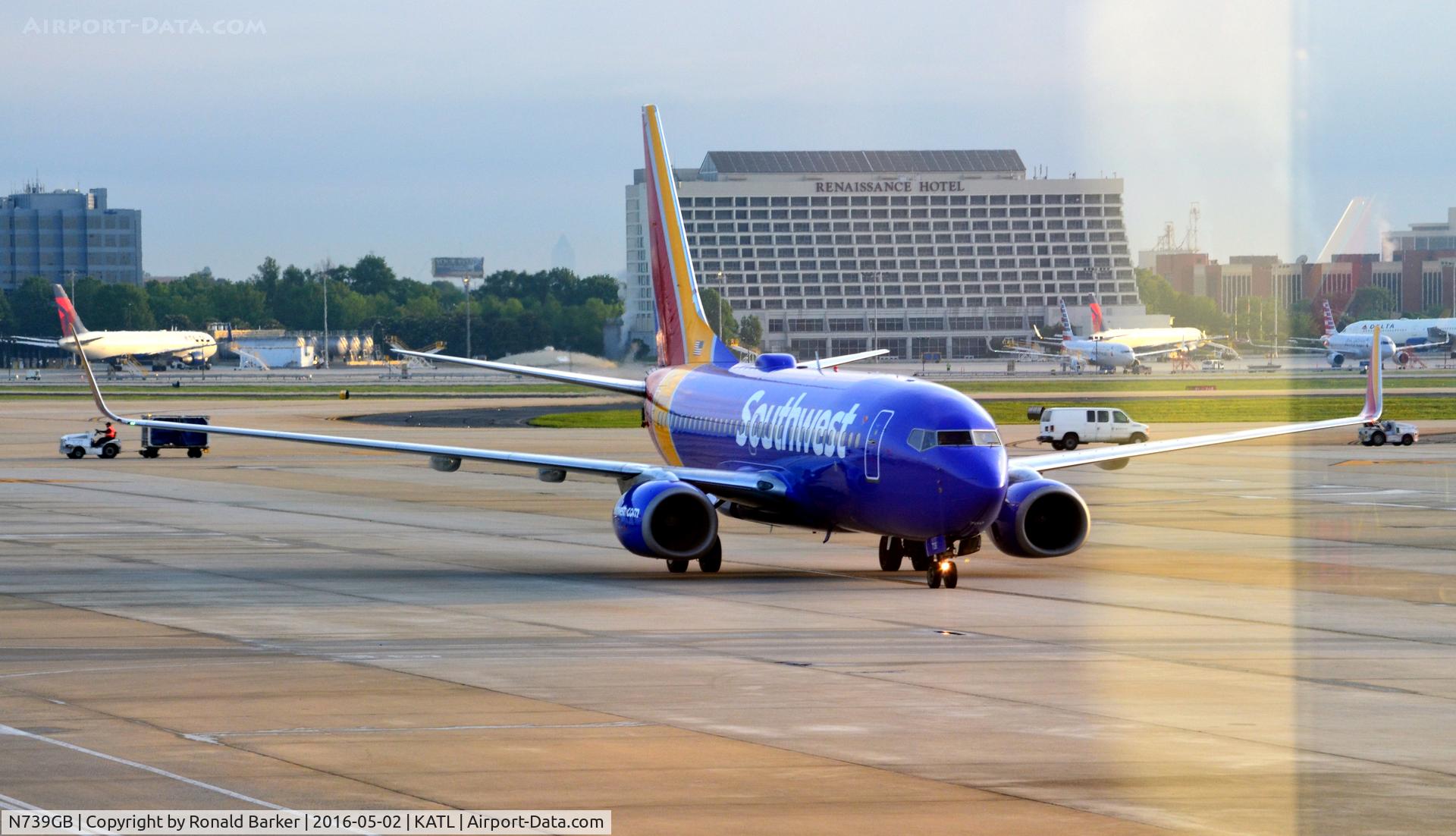 N739GB, 1998 Boeing 737-7H4 C/N 29275, Taxi Atlanta