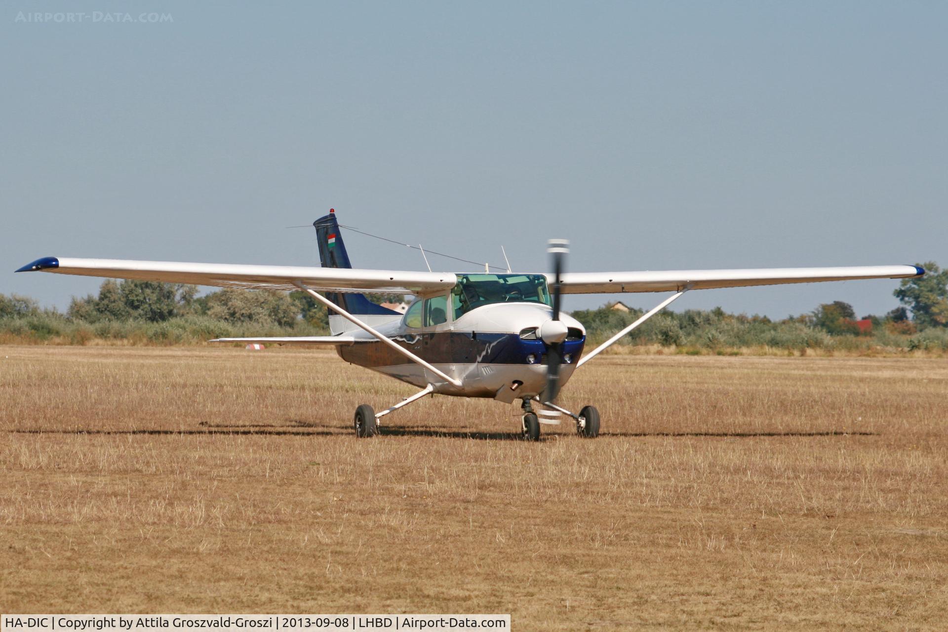 HA-DIC, 1975 Cessna 182P Skylane C/N 18264059, LHBD - Börgönd Airport, Hungary