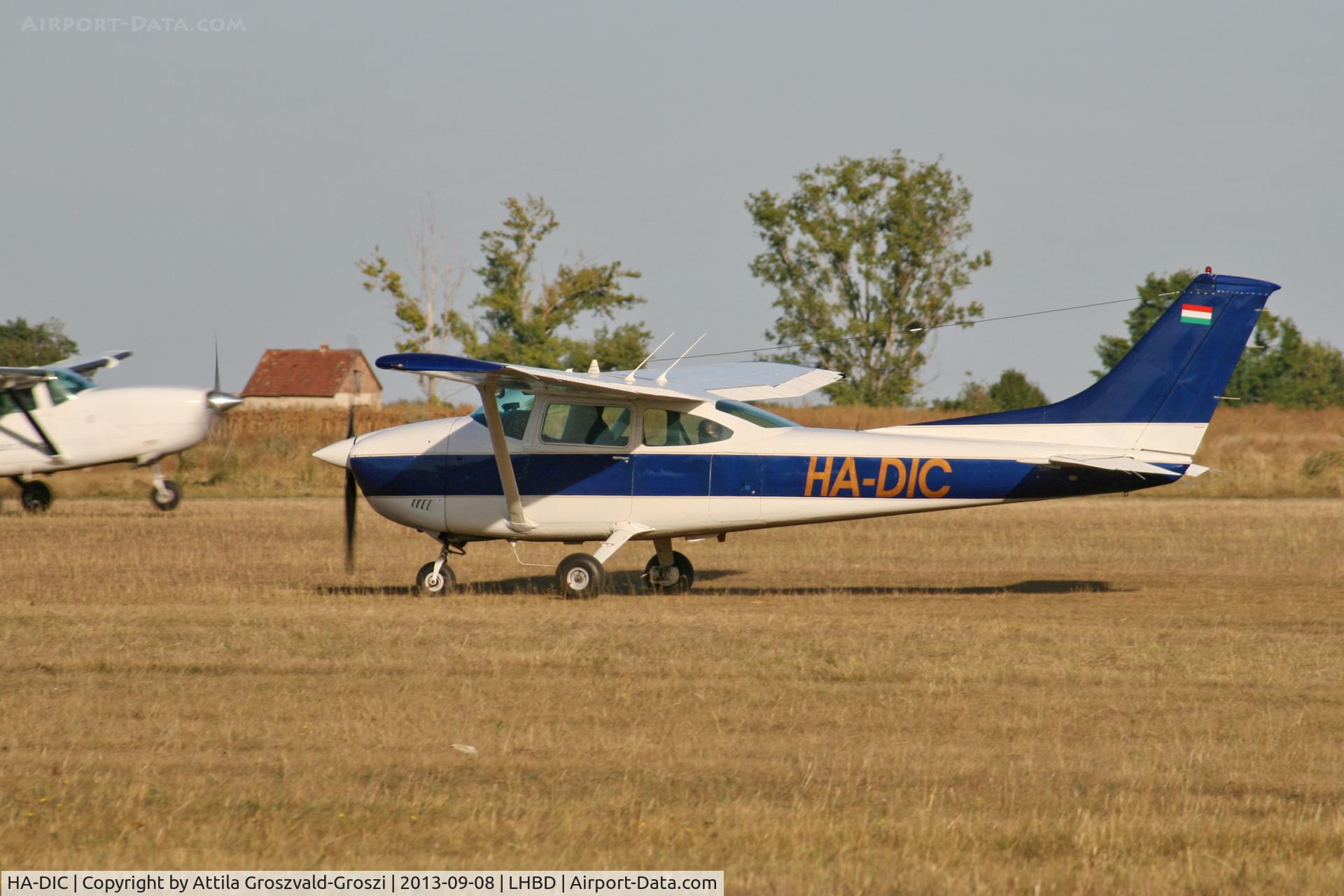 HA-DIC, 1975 Cessna 182P Skylane C/N 18264059, LHBD - Börgönd Airport, Hungary