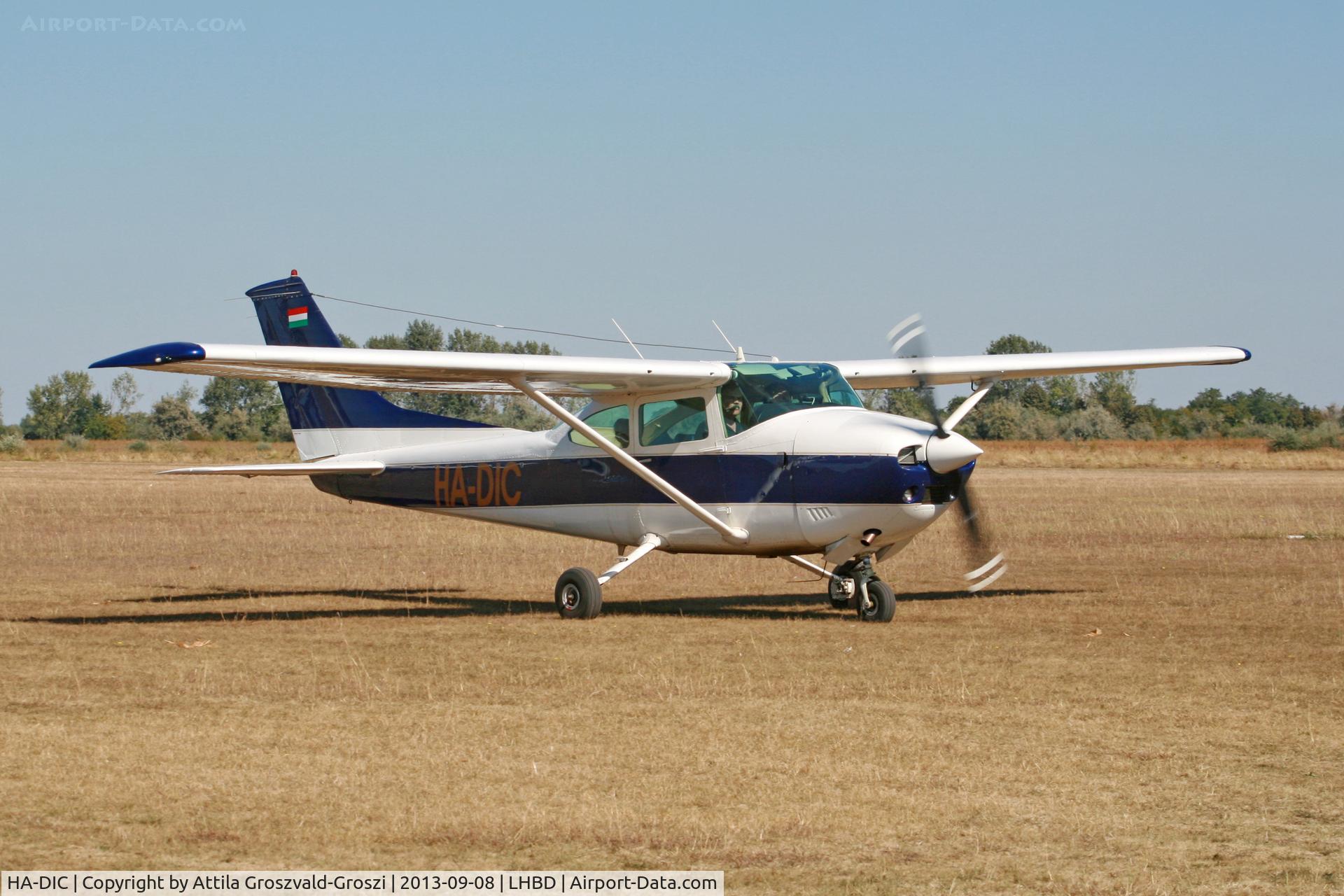 HA-DIC, 1975 Cessna 182P Skylane C/N 18264059, LHBD - Börgönd Airport, Hungary