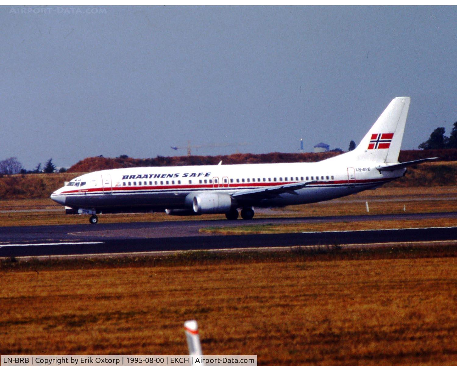 LN-BRB, 1989 Boeing 737-405 C/N 24271, LN-BRB taxi for takeoff rw 04R. CPH AUG95