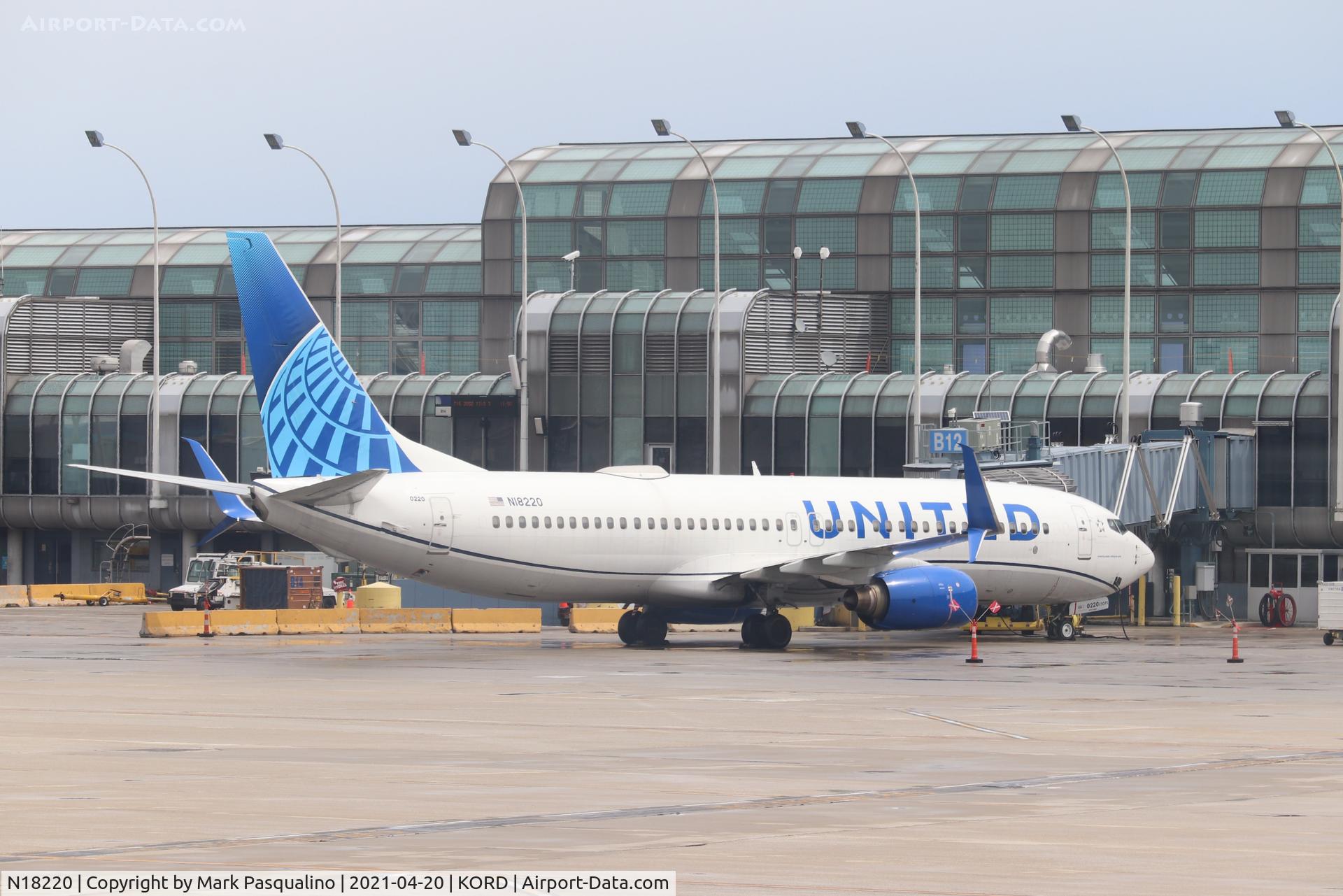 N18220, 1998 Boeing 737-824 C/N 28929, Boeing 737-824