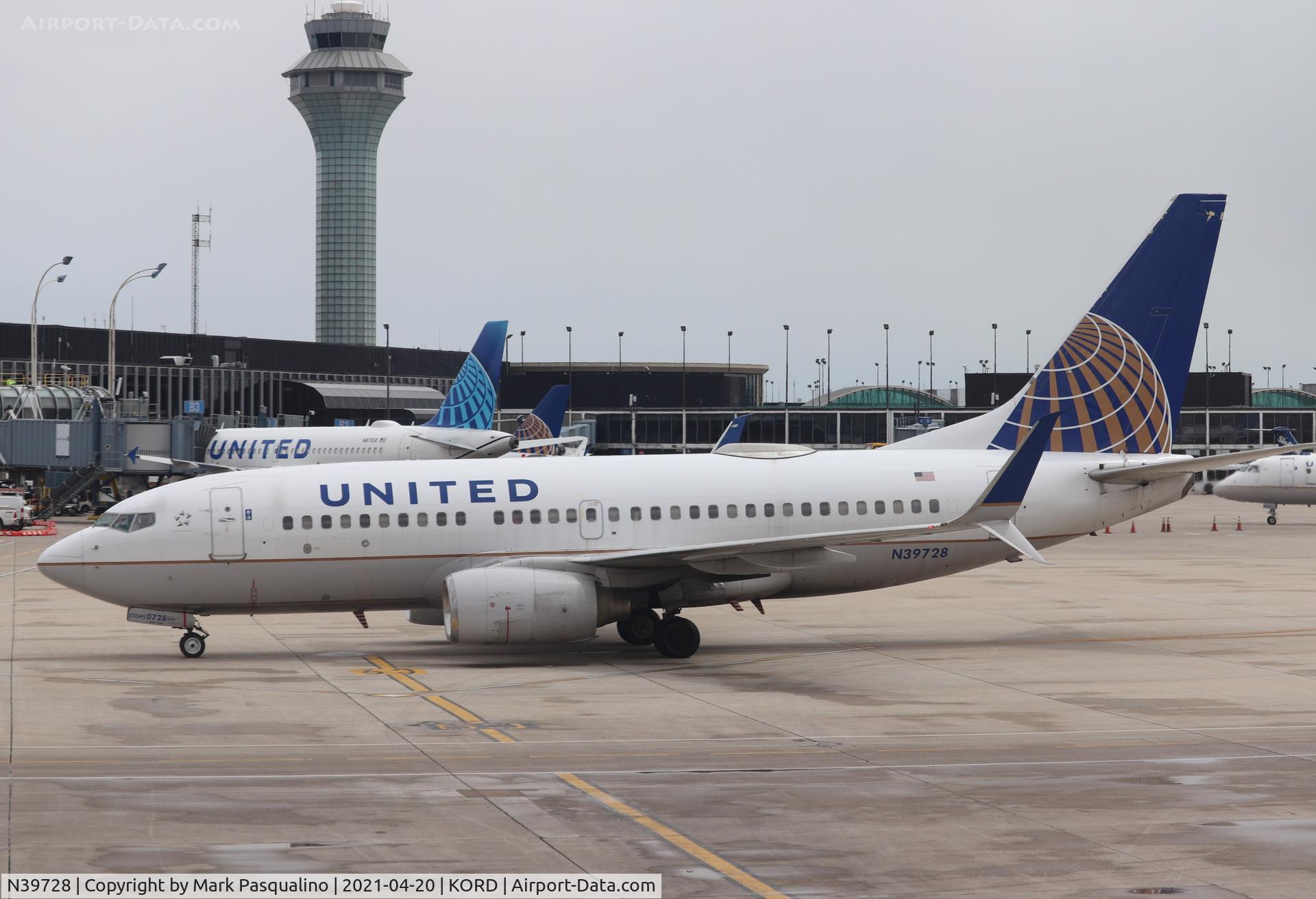 N39728, 1999 Boeing 737-724 C/N 28944, Boeing 737-724