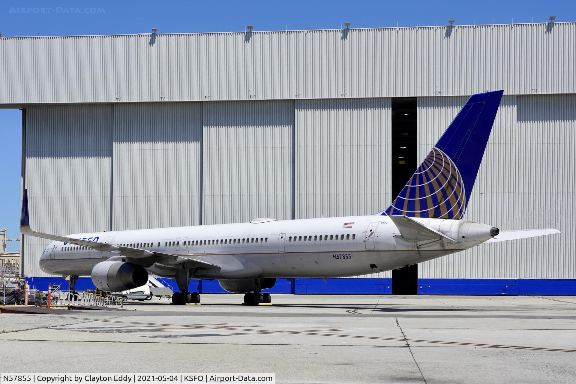 N57855, 2004 Boeing 757-324 C/N 32814, SFO 2021.
