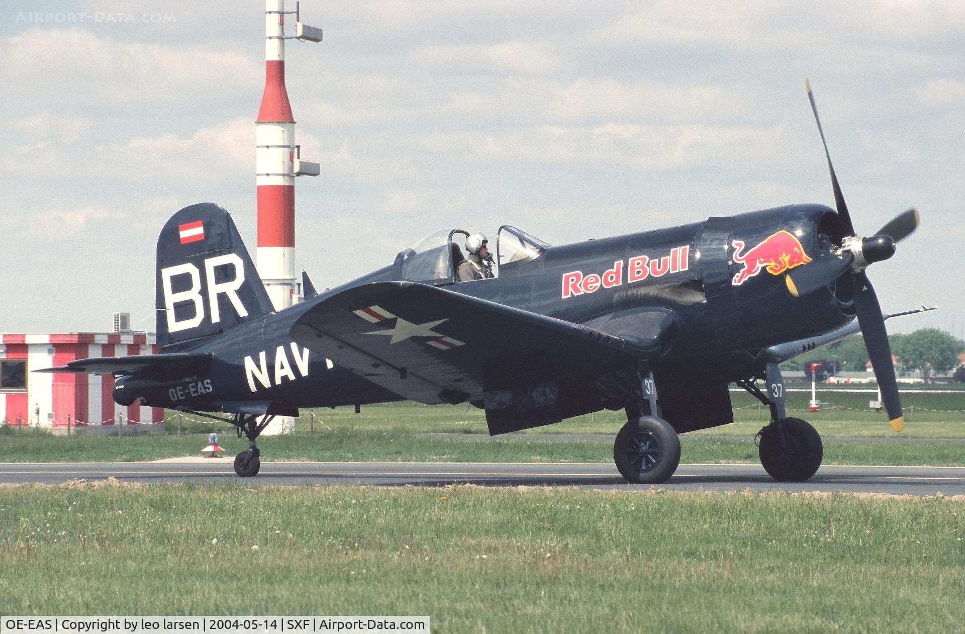 OE-EAS, 1945 Vought F4U-4 Corsair C/N 9149, Berlin ILA 14.5.2004