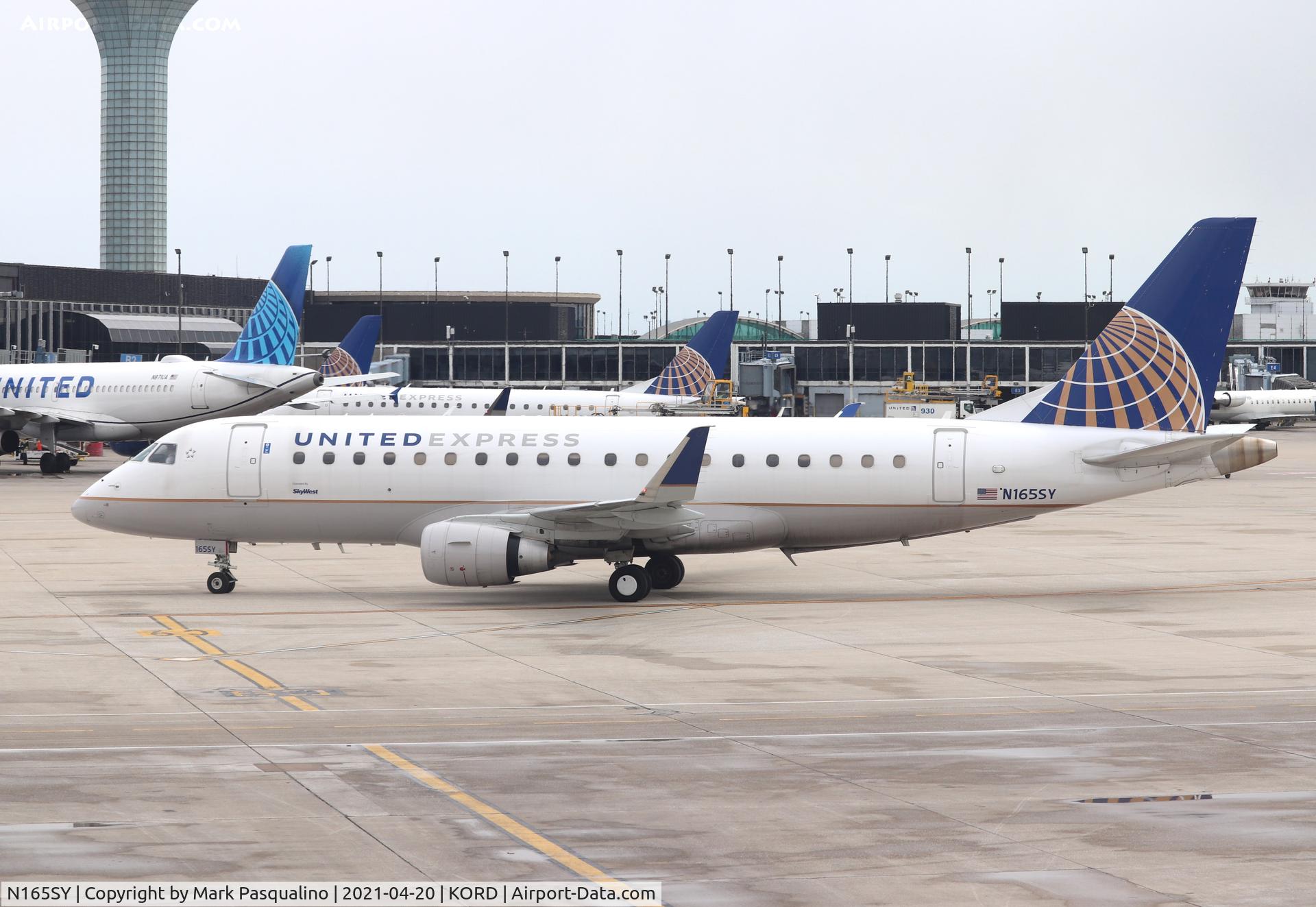 N165SY, 2016 Embraer 175LR (ERJ-170-200LR) C/N 17000613, ERJ-170-200LR