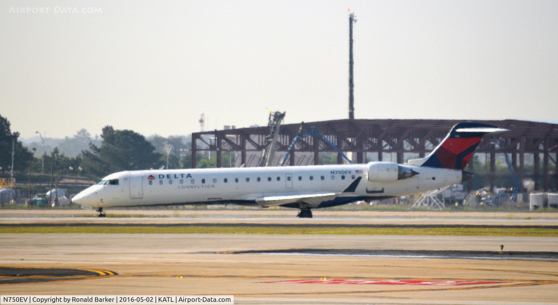 N750EV, 2004 Bombardier CRJ-701 (CL-600-2C10) Regional Jet C/N 10161, Taxi Atlanta