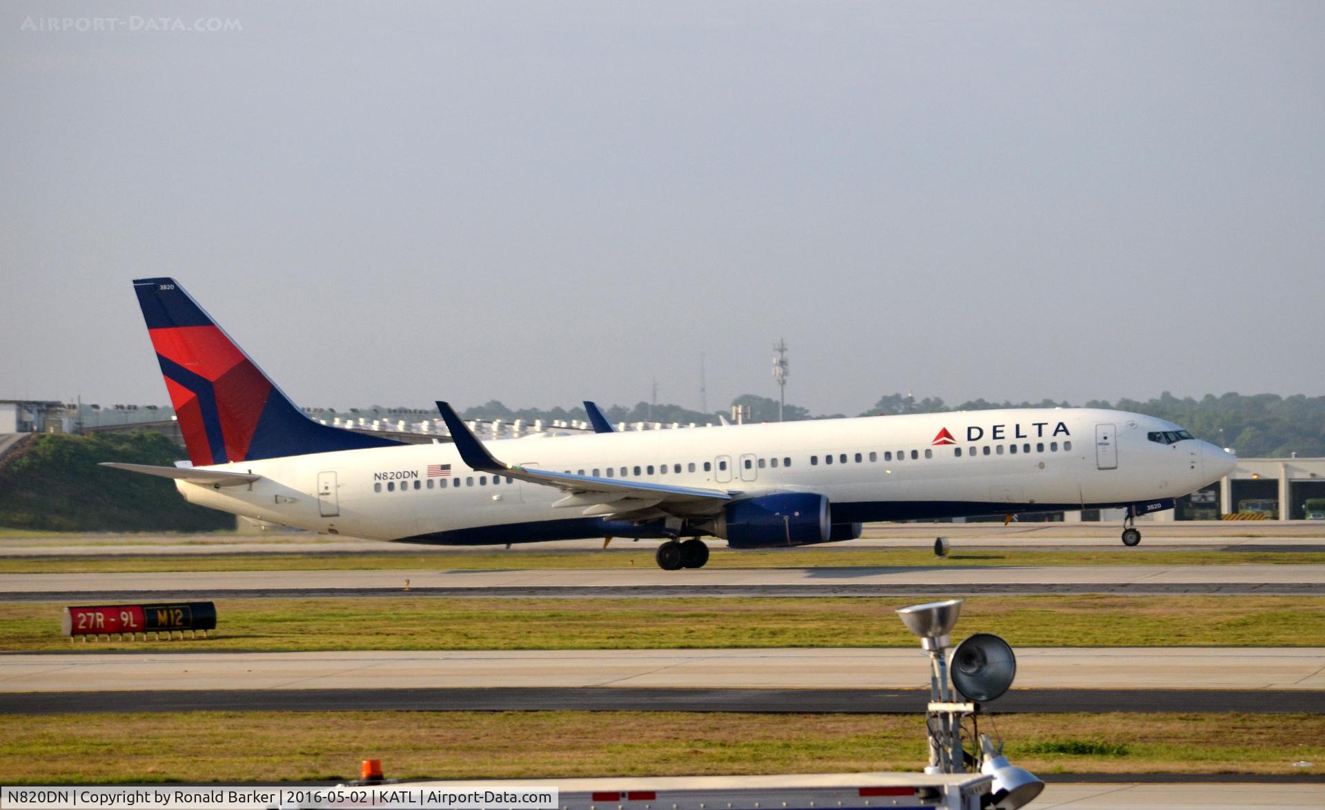 N820DN, 2014 Boeing 737-932/ER C/N 31931, Takeoff Atlanta