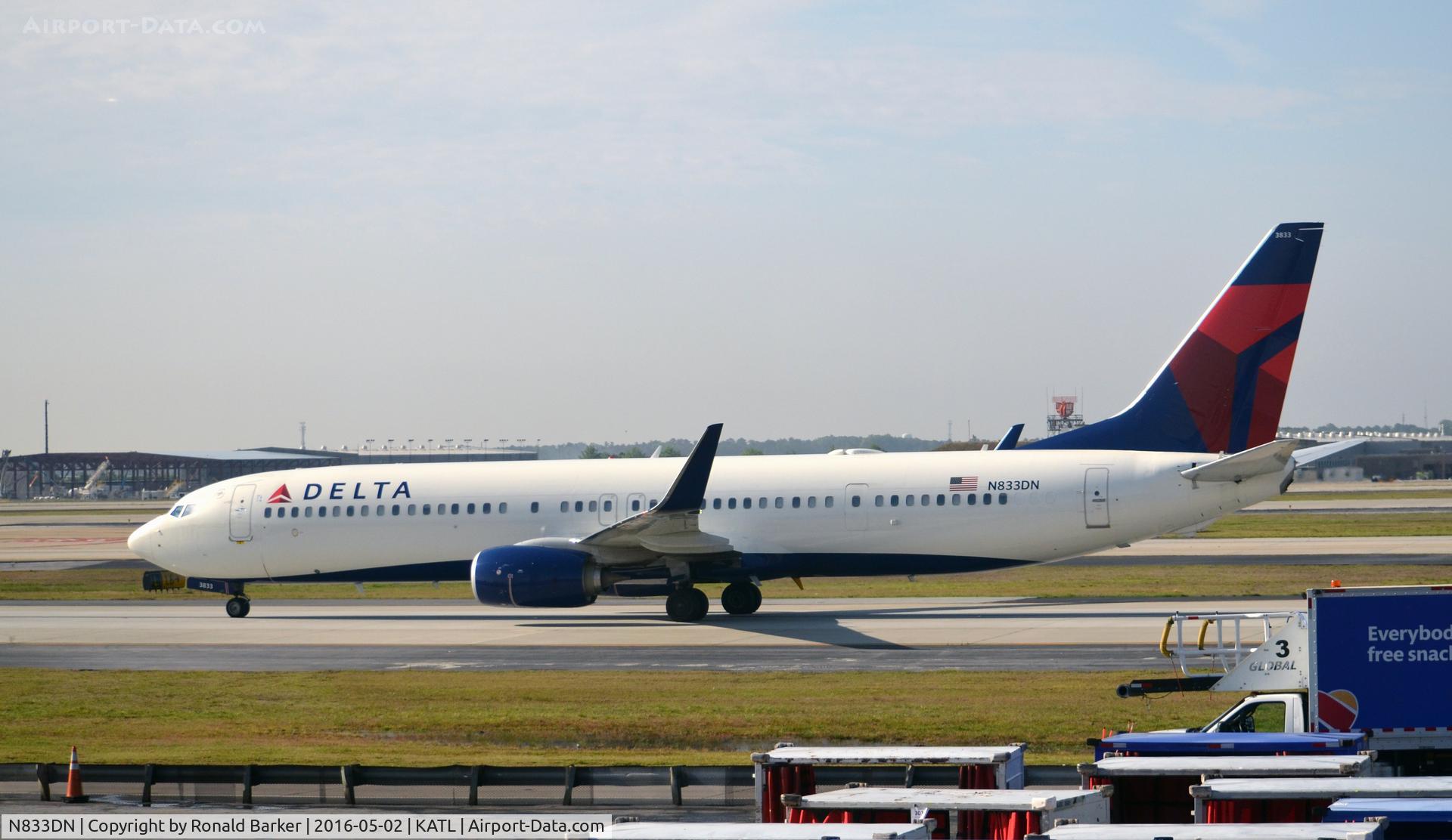 N833DN, 2015 Boeing 737-932/ER C/N 31944, Taxi to gate Atlanta