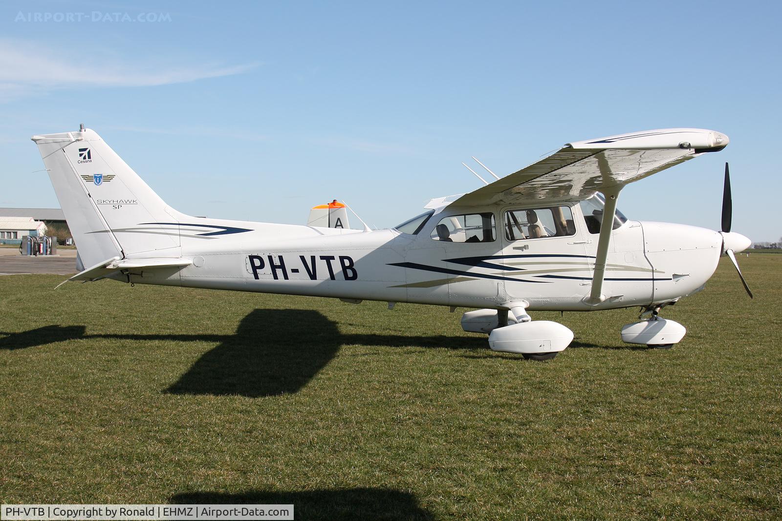 PH-VTB, 2007 Cessna 172S Skyhawk SP C/N 172S10597, at ehmz