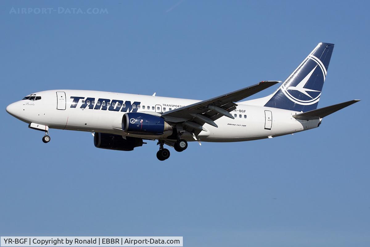 YR-BGF, 2001 Boeing 737-78J C/N 28440, at bru
