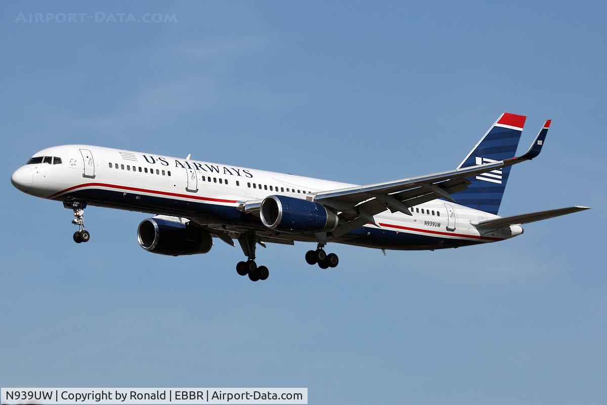 N939UW, 1994 Boeing 757-2B7 C/N 27303, at bru