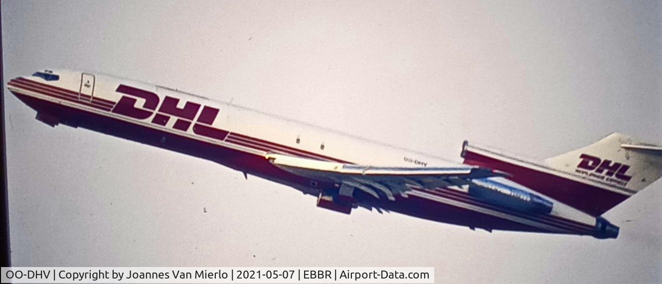 OO-DHV, 1976 Boeing 727-223(F) C/N 21084, T/O  EBBR 25R scan from slide 90s
