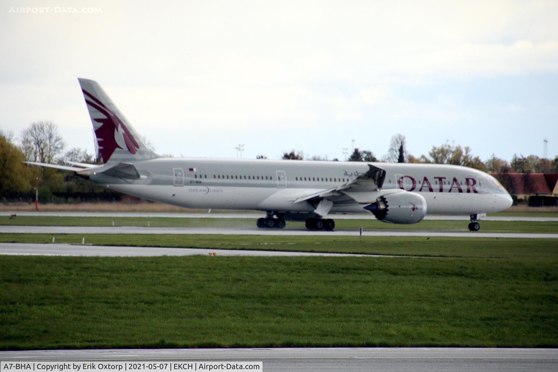 A7-BHA, 2019 Boeing 787-9 Dreamliner Dreamliner C/N 64217, A7-BHA taxi for takeoff rw 04R