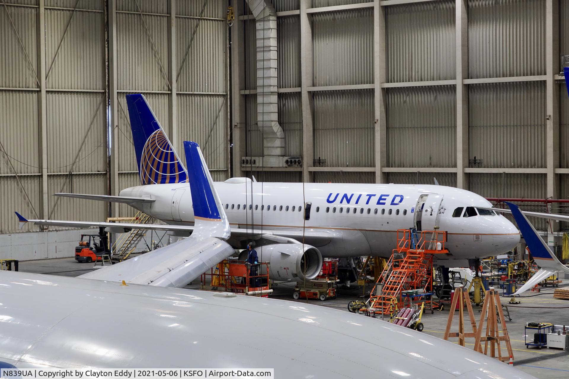 N839UA, 2001 Airbus A319-131 C/N 1507, SFO 2021.