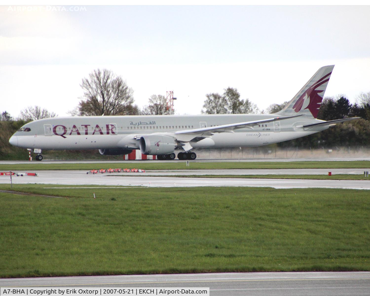 A7-BHA, 2019 Boeing 787-9 Dreamliner Dreamliner C/N 64217, A7-BHA taxi for takeoff rw 04R