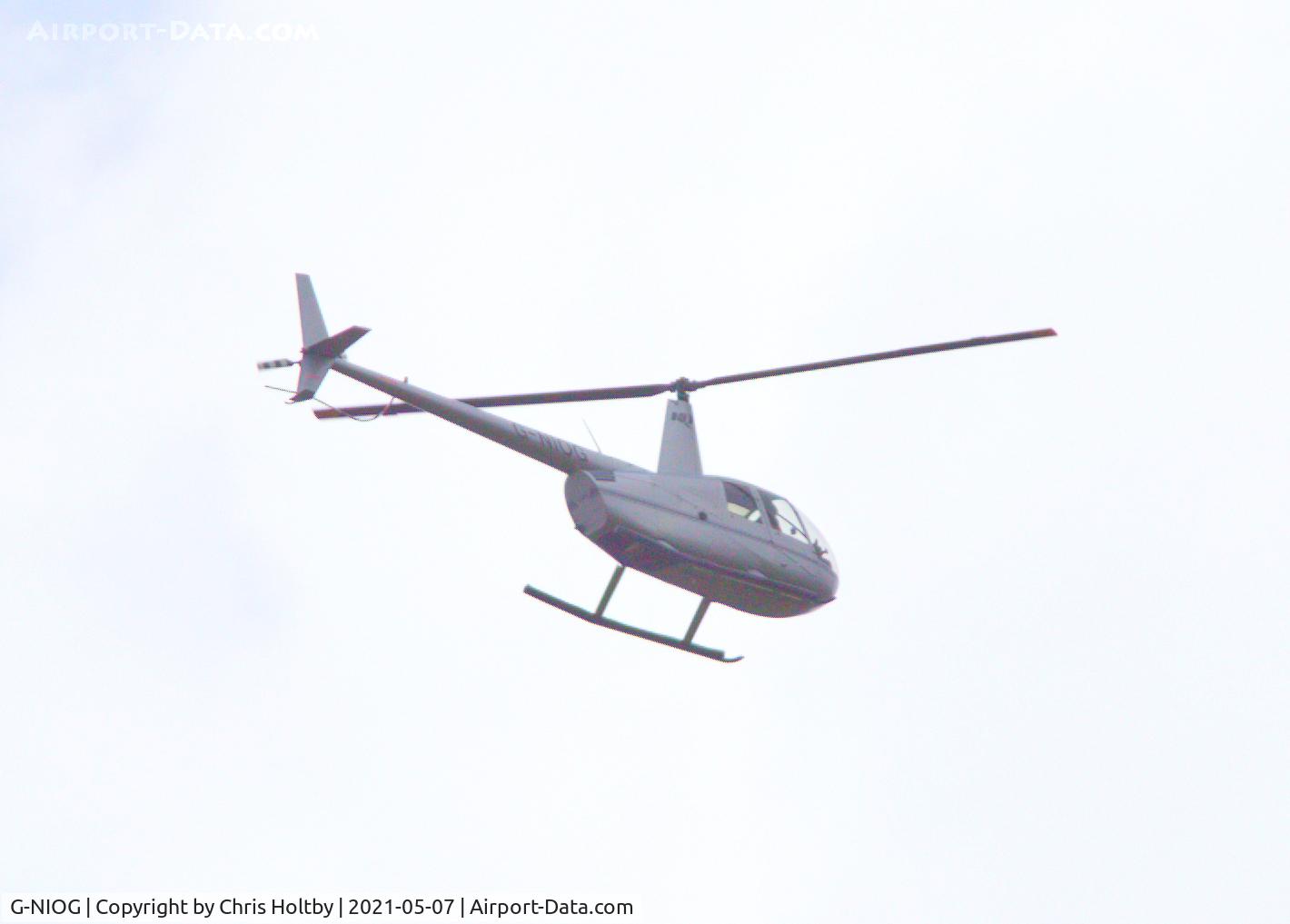 G-NIOG, 2004 Robinson R44 Clipper II C/N 10471, Over Potters Bar, Herts