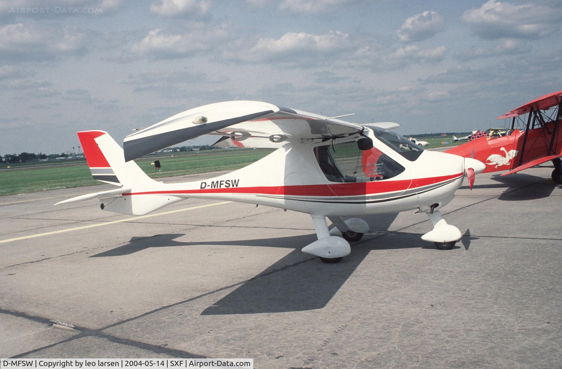 D-MFSW, Flight Design CT2K C/N 03.03.02.09, Berlin ILA 14.5.2004